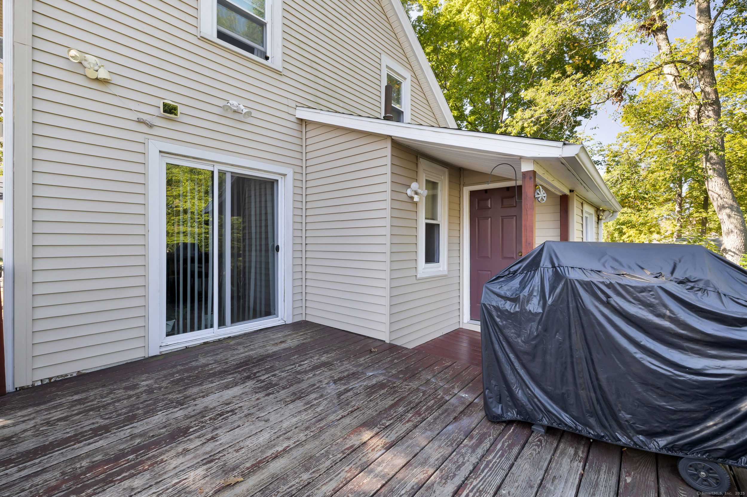94 Larrabee Street Property Photo 5