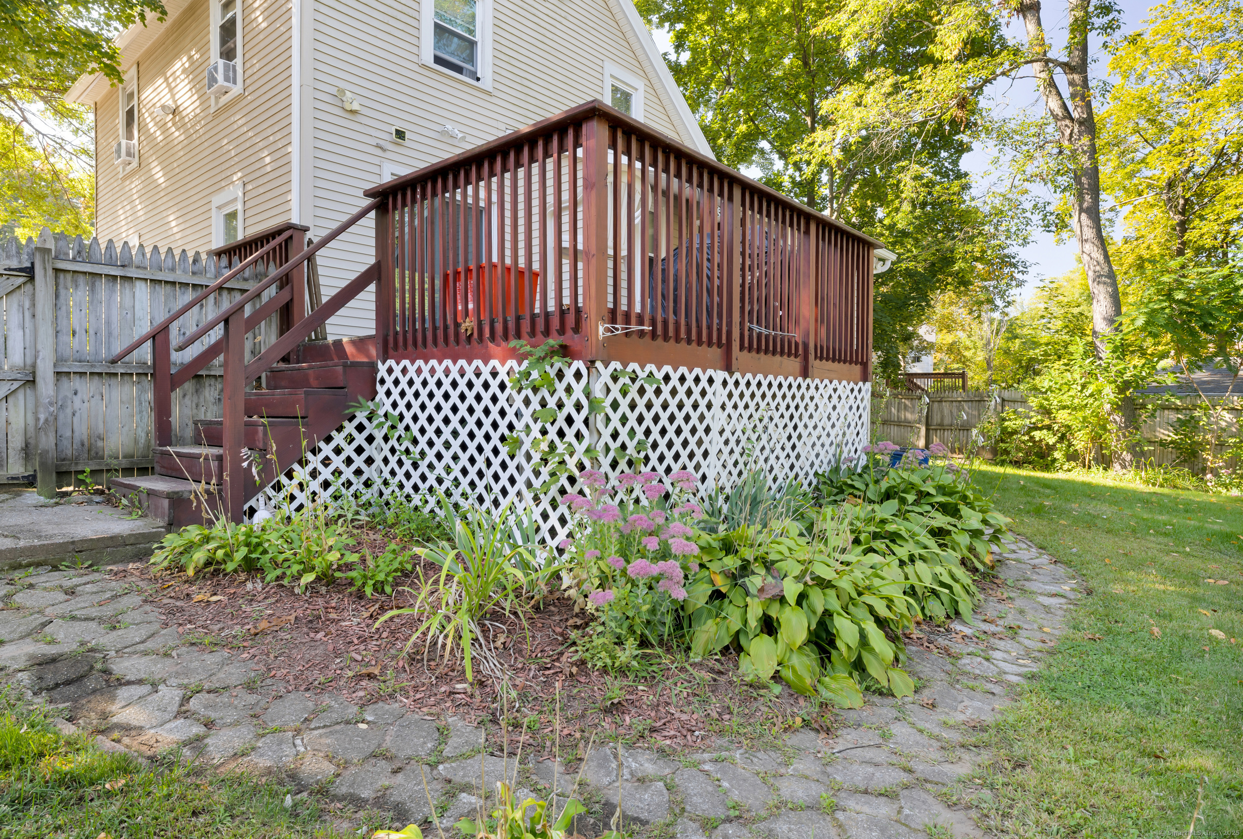 94 Larrabee Street Property Photo 7