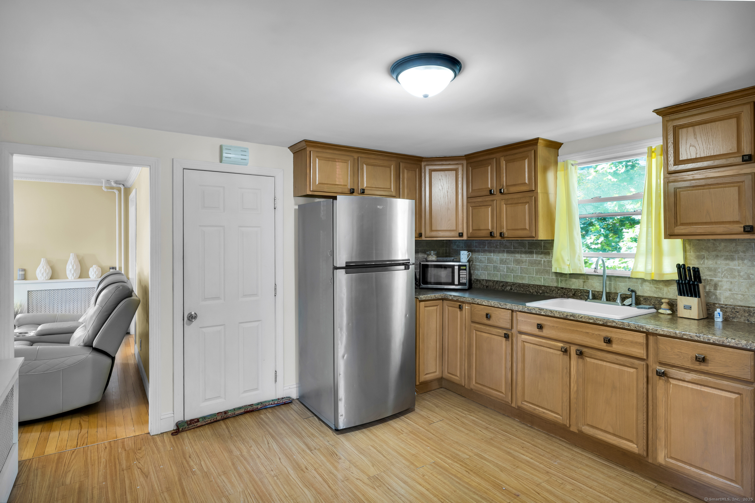 94 Larrabee Street Property Photo 21