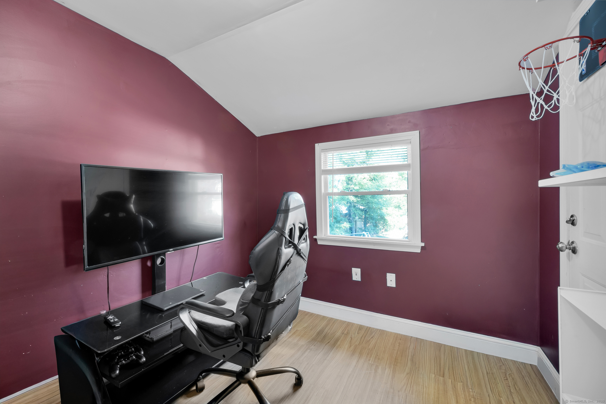 94 Larrabee Street Property Photo 24