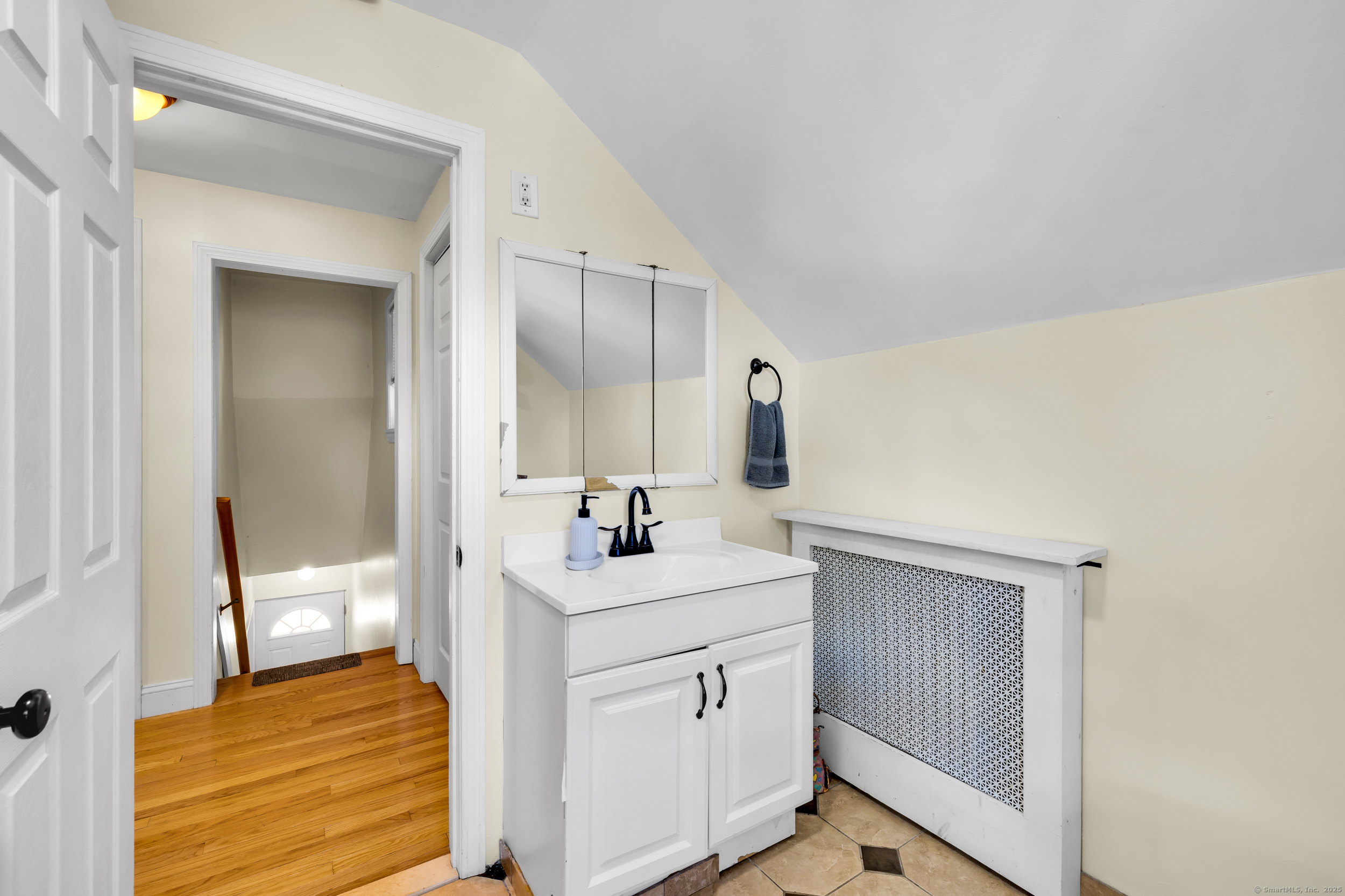 94 Larrabee Street Property Photo 28