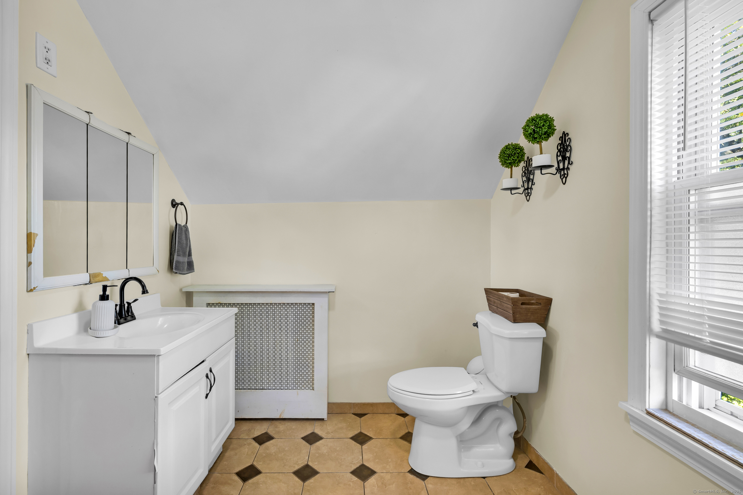 94 Larrabee Street Property Photo 29