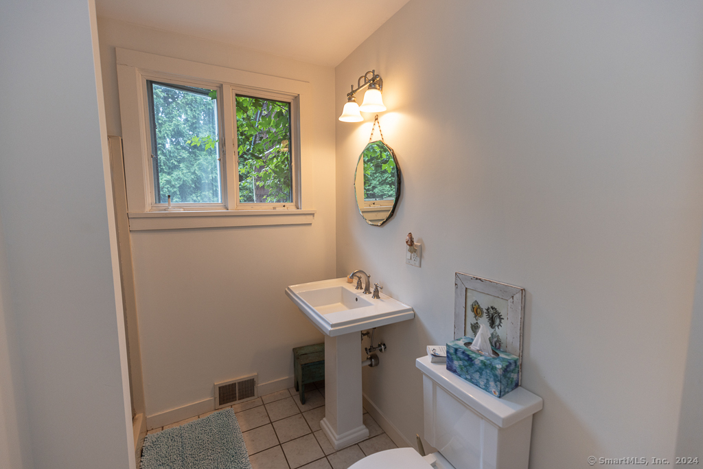 17 Agawam Avenue Property Photo 14