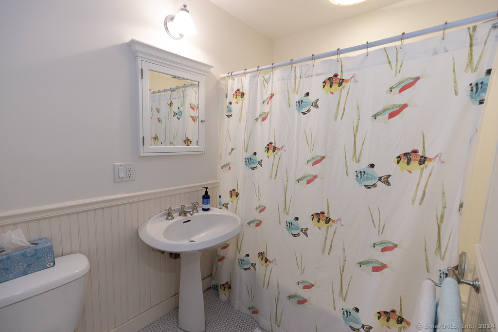 17 Agawam Avenue Property Photo 28