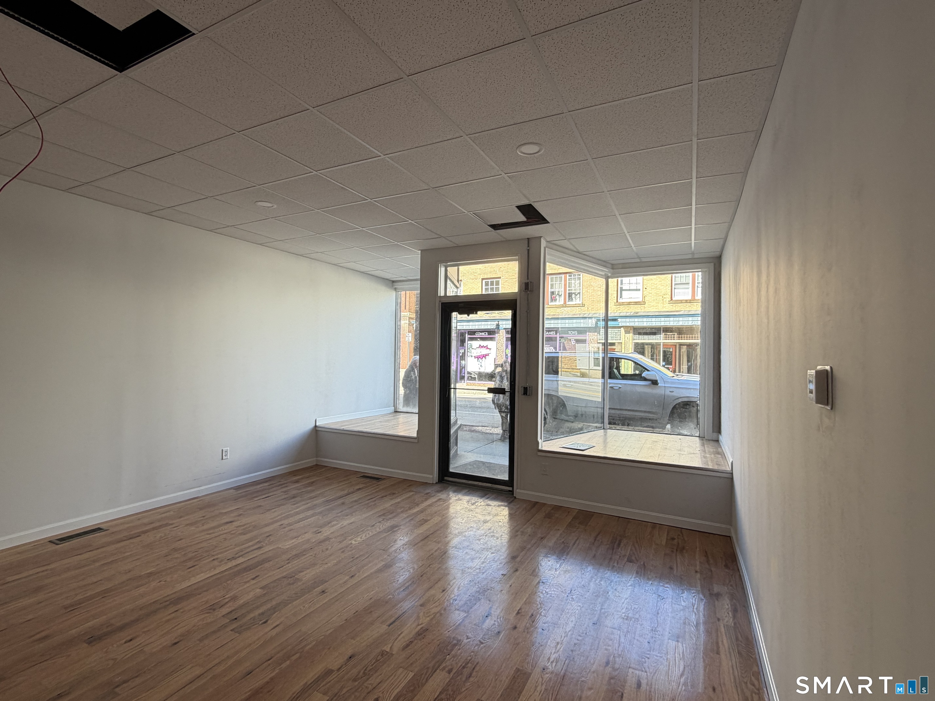 90 Main Street Property Photo 3