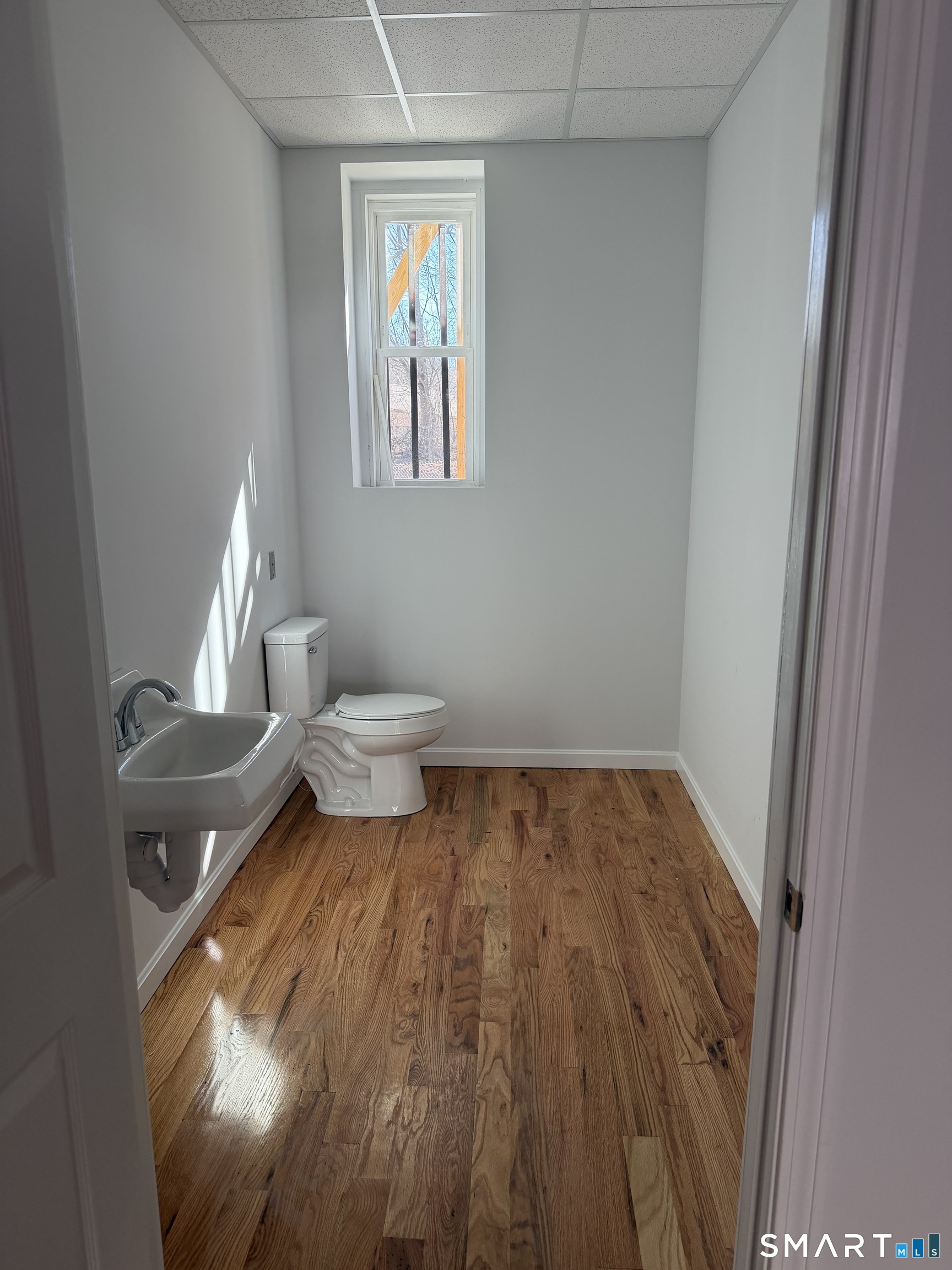 90 Main Street Property Photo 6