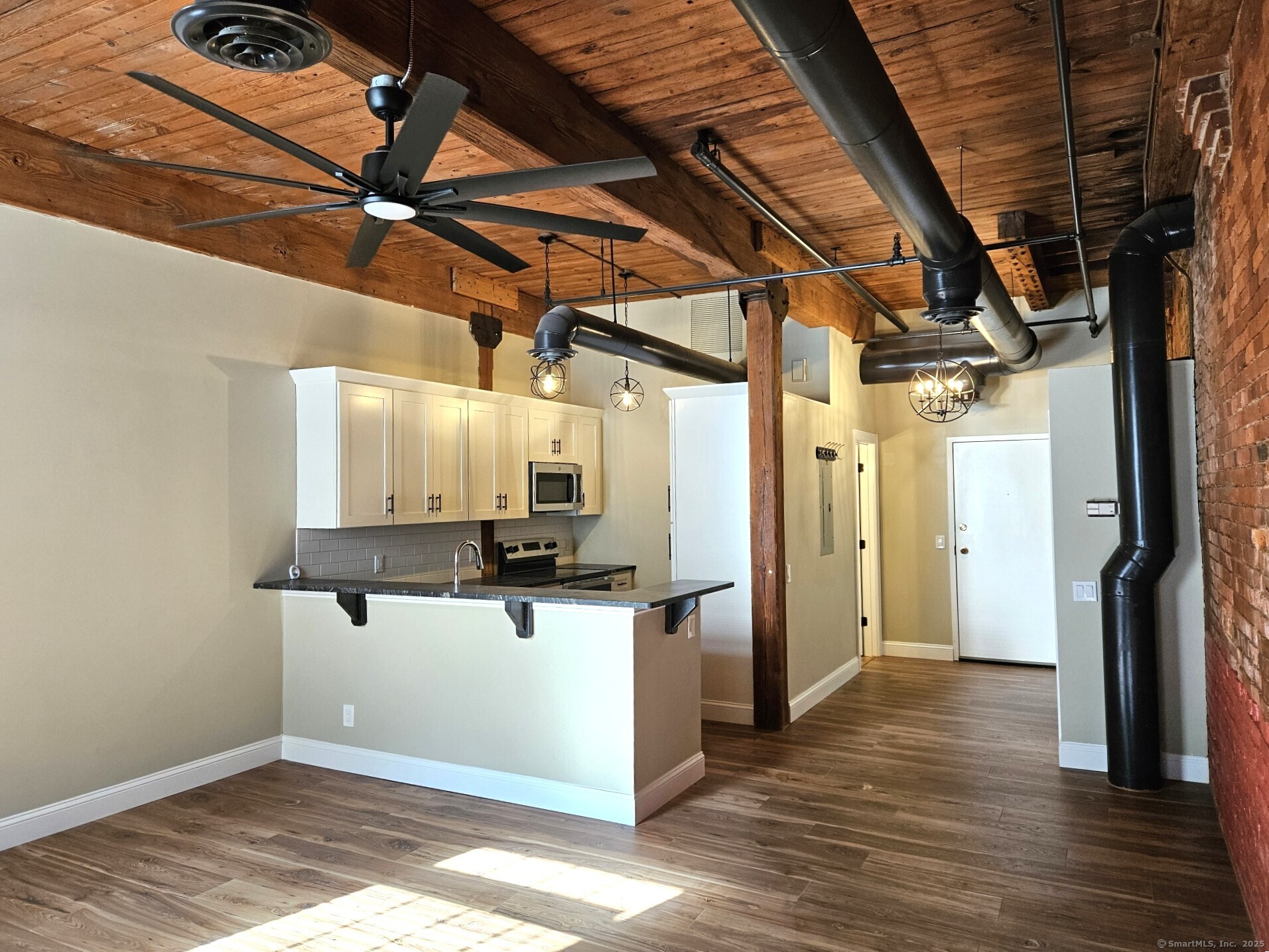 92 Main Apt 101 Street Property Photo 1