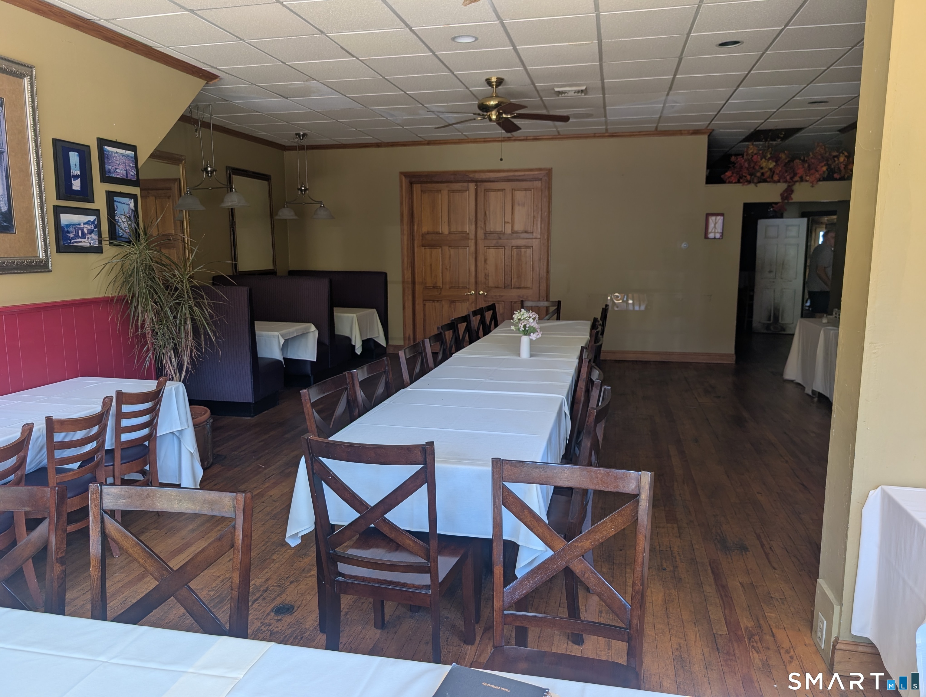380 Main Street Property Photo 6
