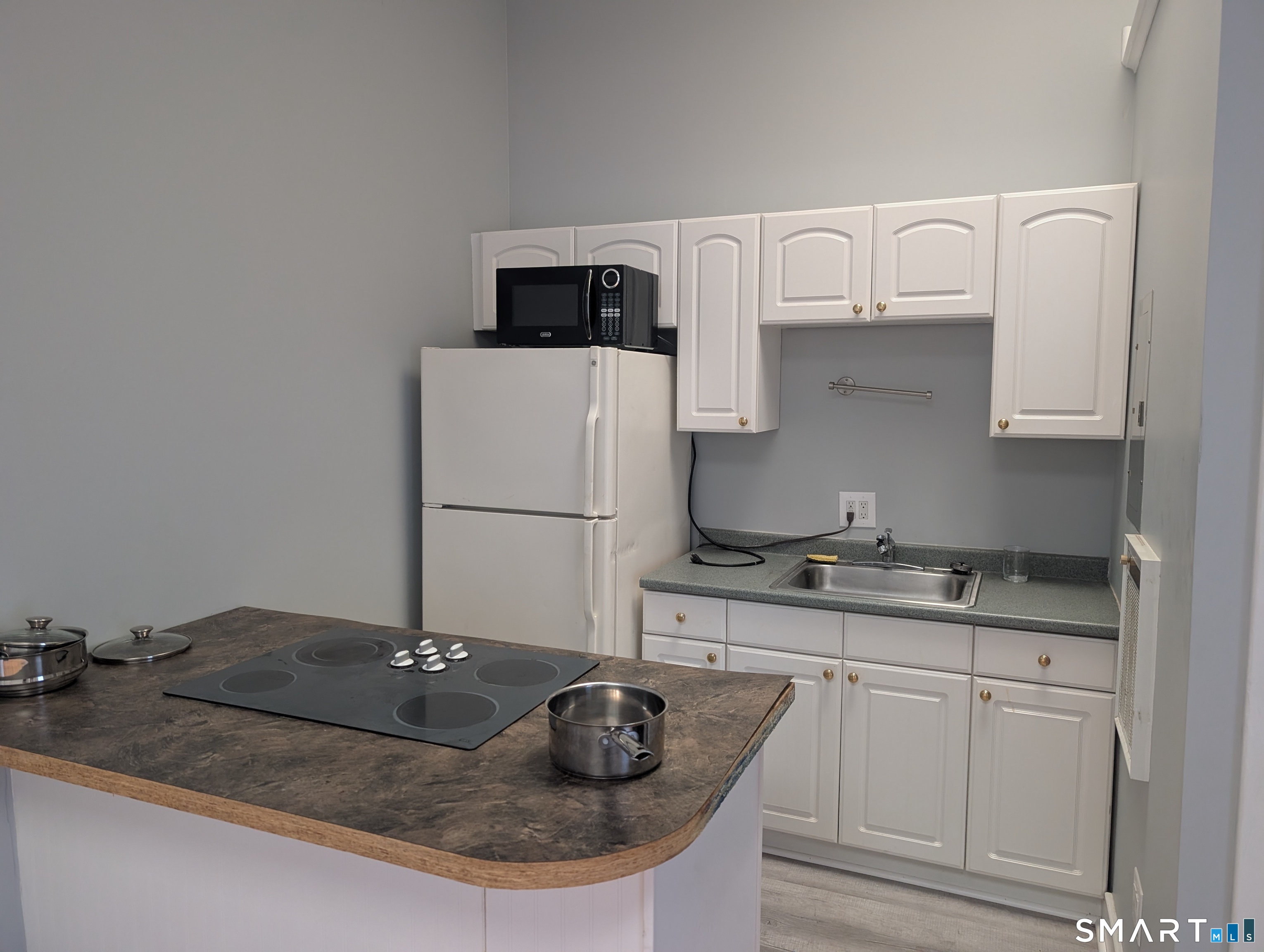 380 Main Street Property Photo 8