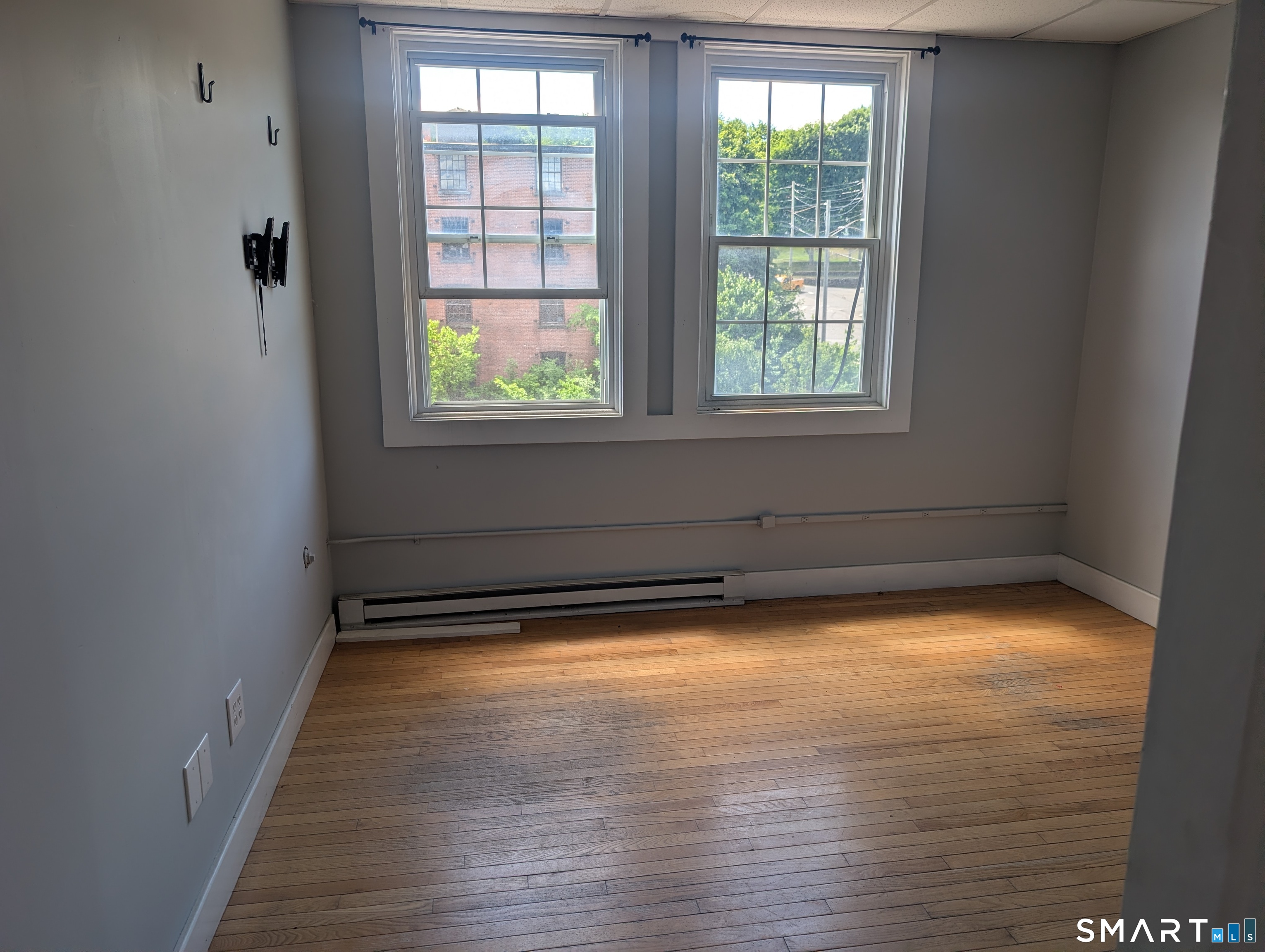 380 Main Street Property Photo 11