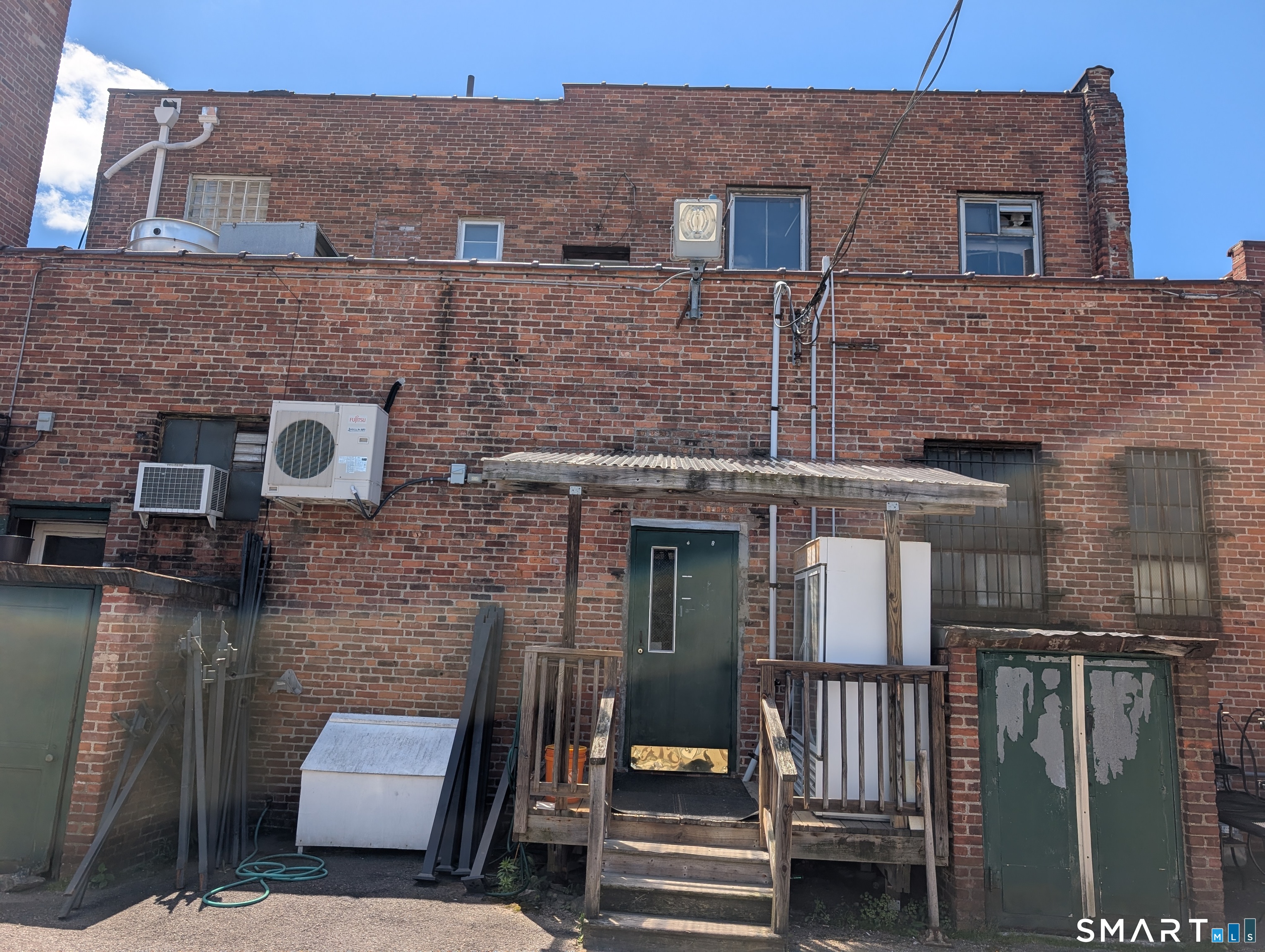 380 Main Street Property Photo 14