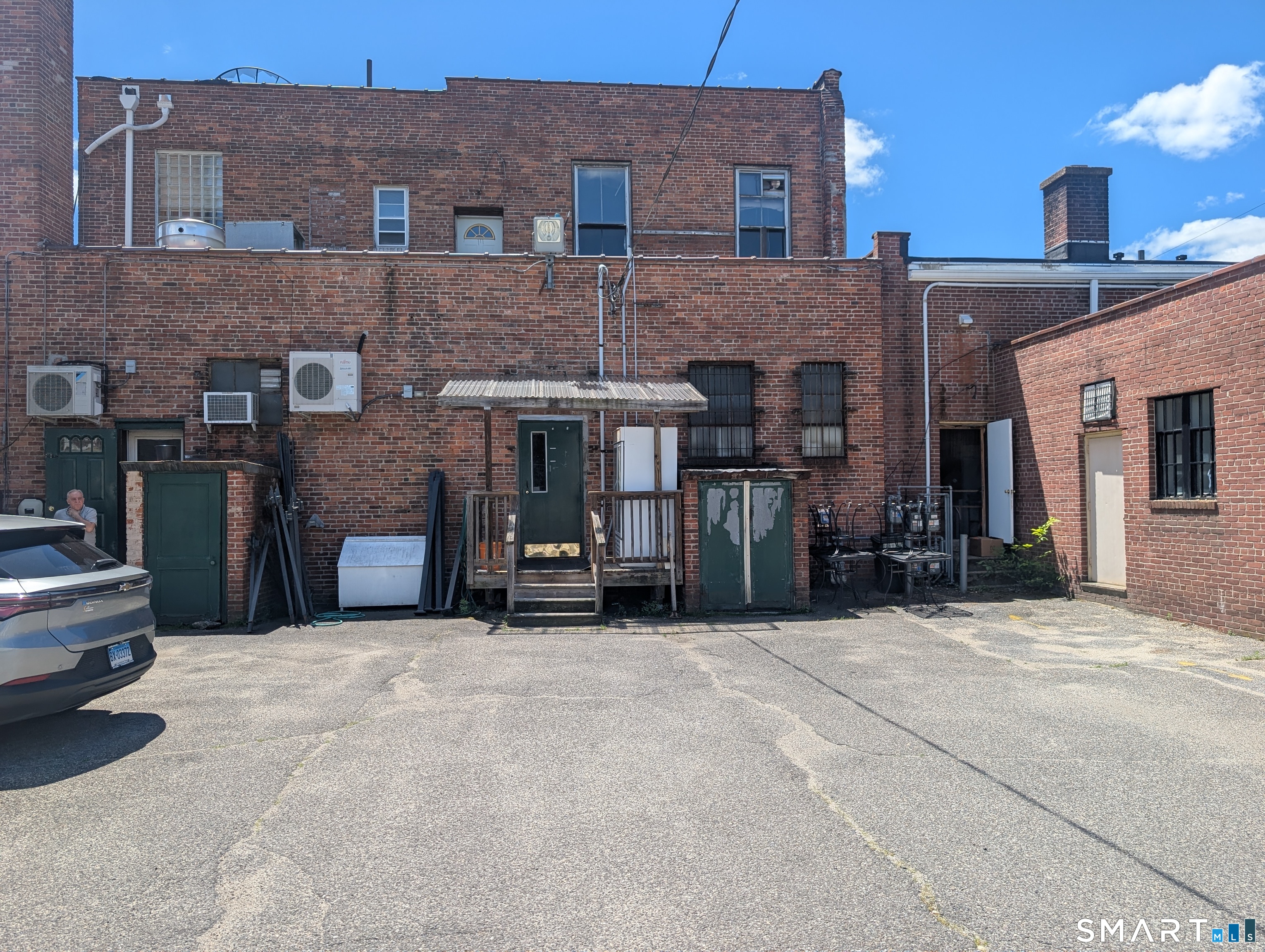 380 Main Street Property Photo 15
