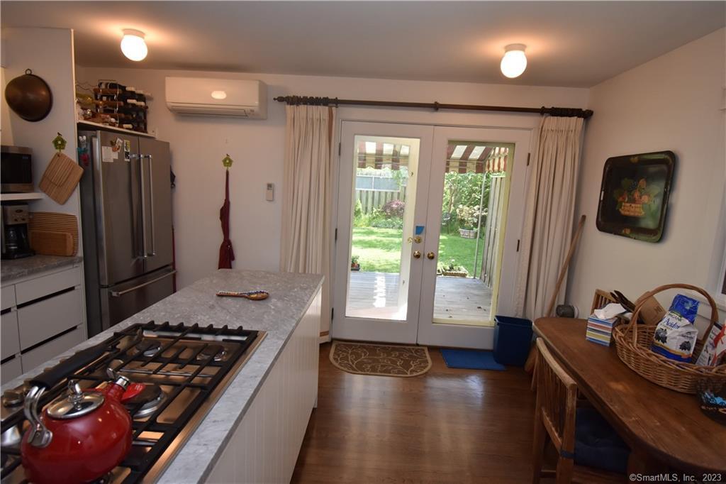 15 Trumbull Street Property Photo 7