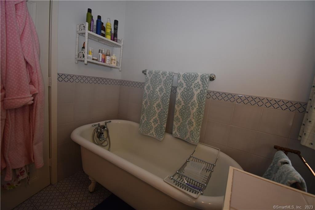 15 Trumbull Street Property Photo 23