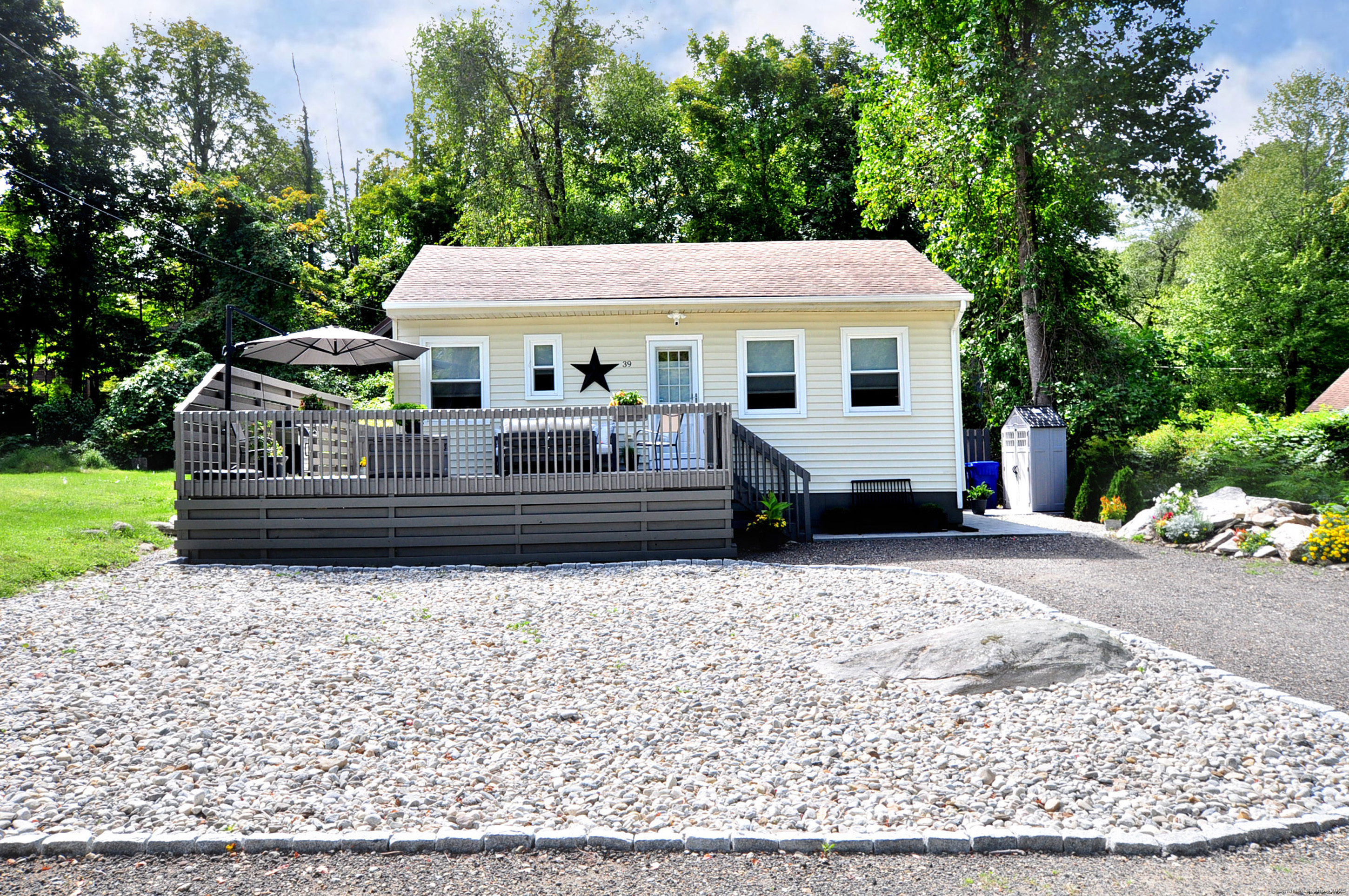 39 Wood Trail Property Photo 1