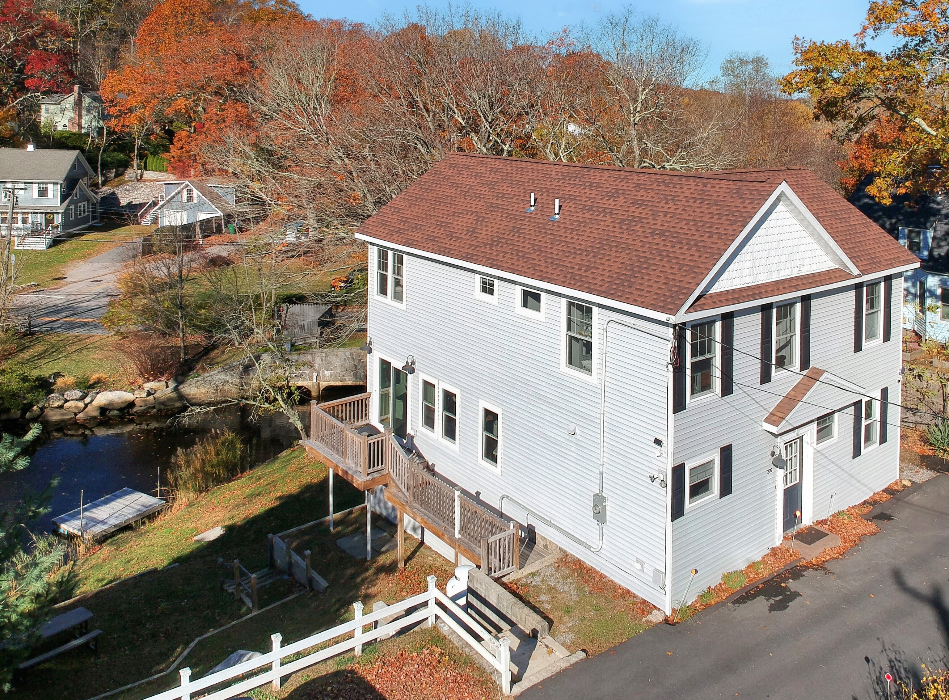 276 Niantic River Road Property Photo 2