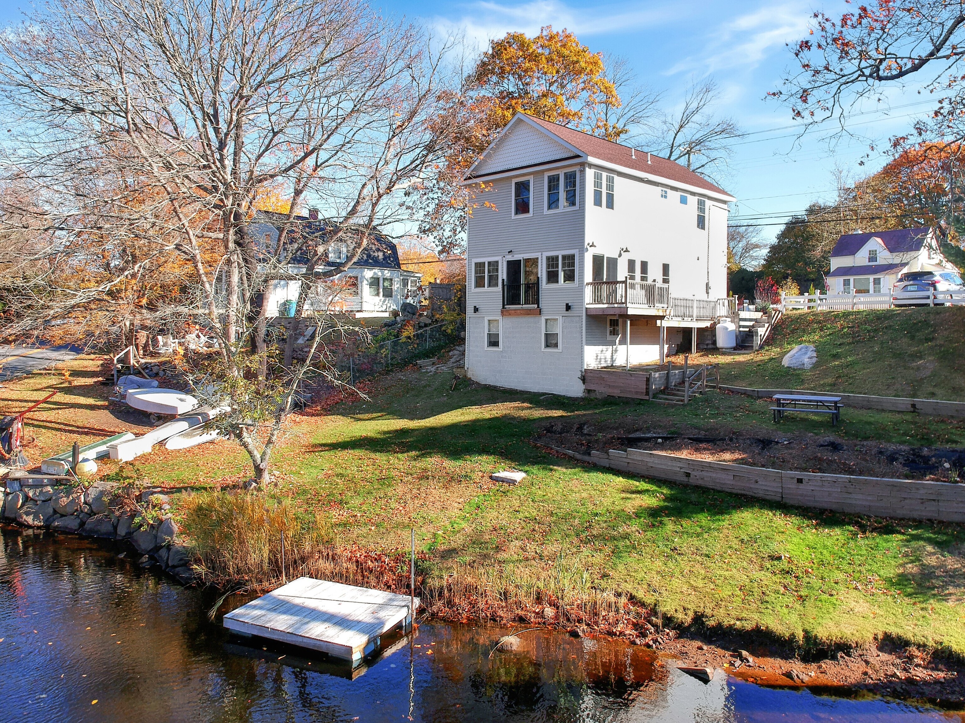 276 Niantic River Road Property Photo 7