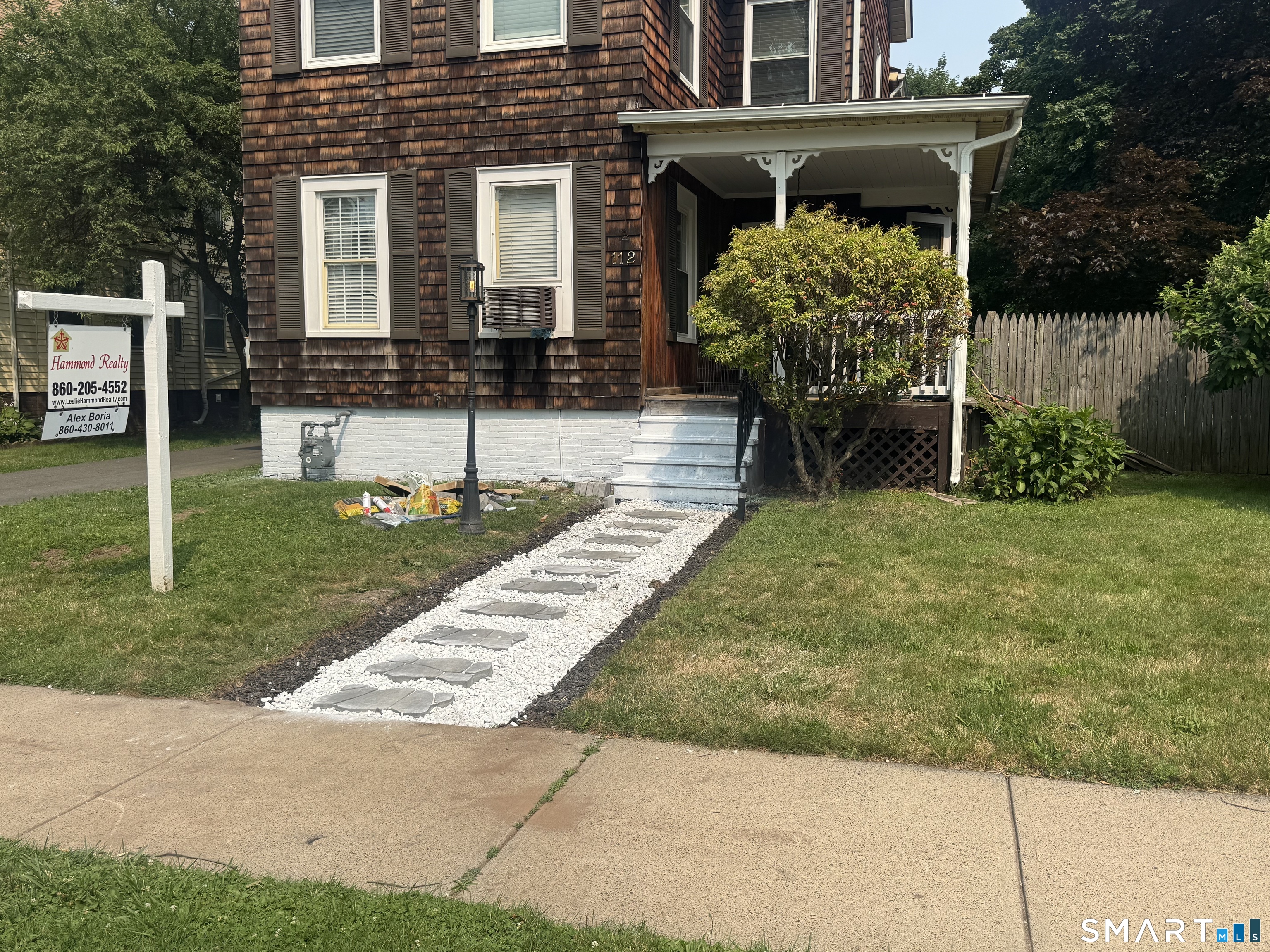 112 Lincoln Street Property Photo 3