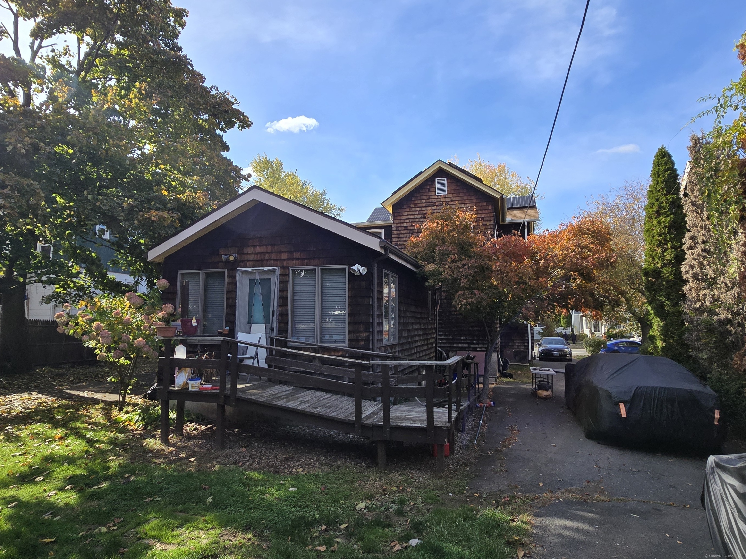 112 Lincoln Street Property Photo 4
