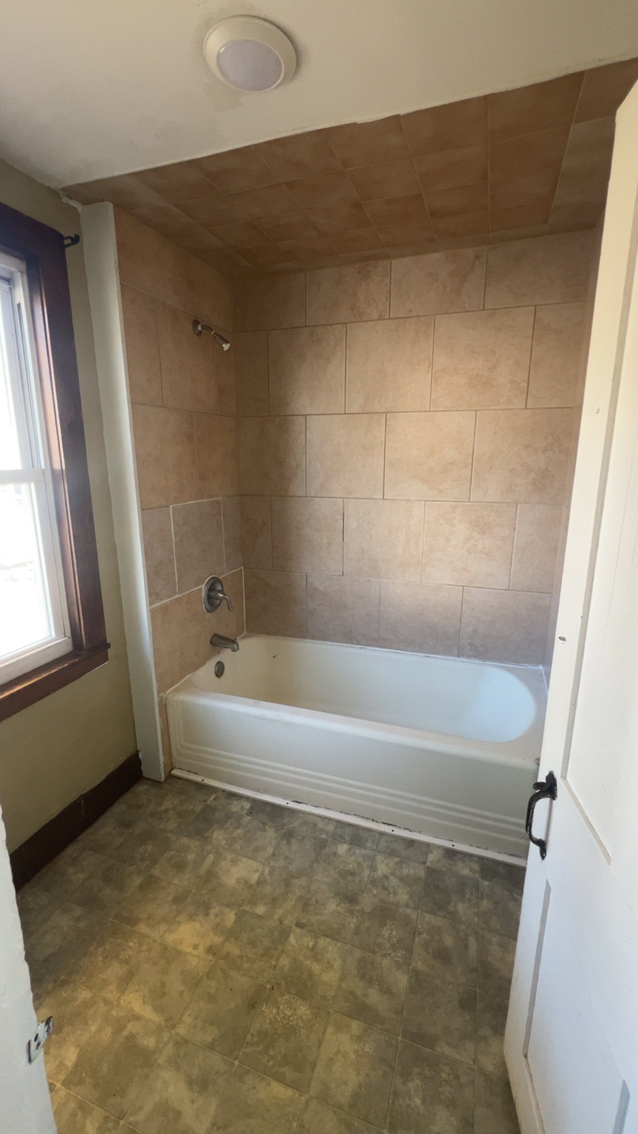 129 Valley Street Property Photo 9