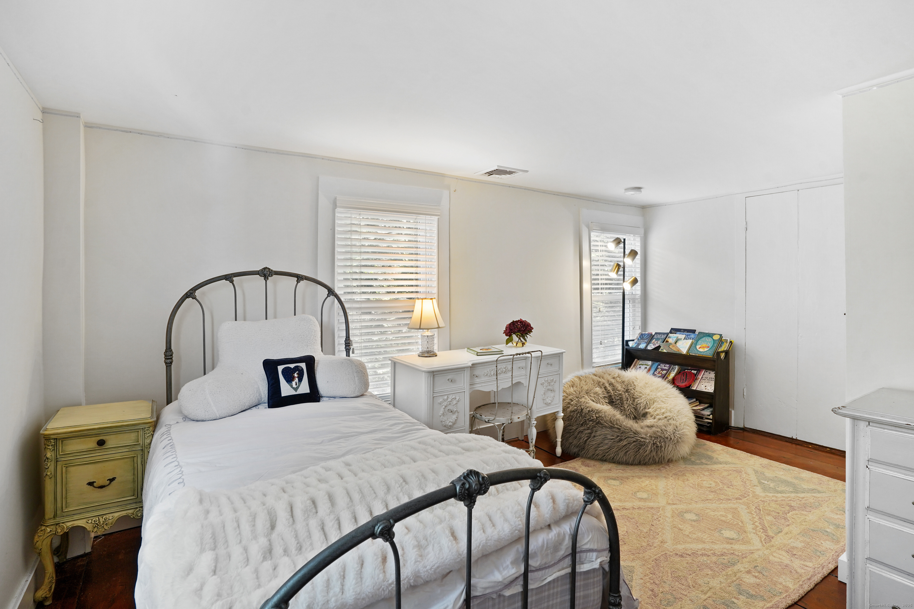 24138909 Property Photo 21