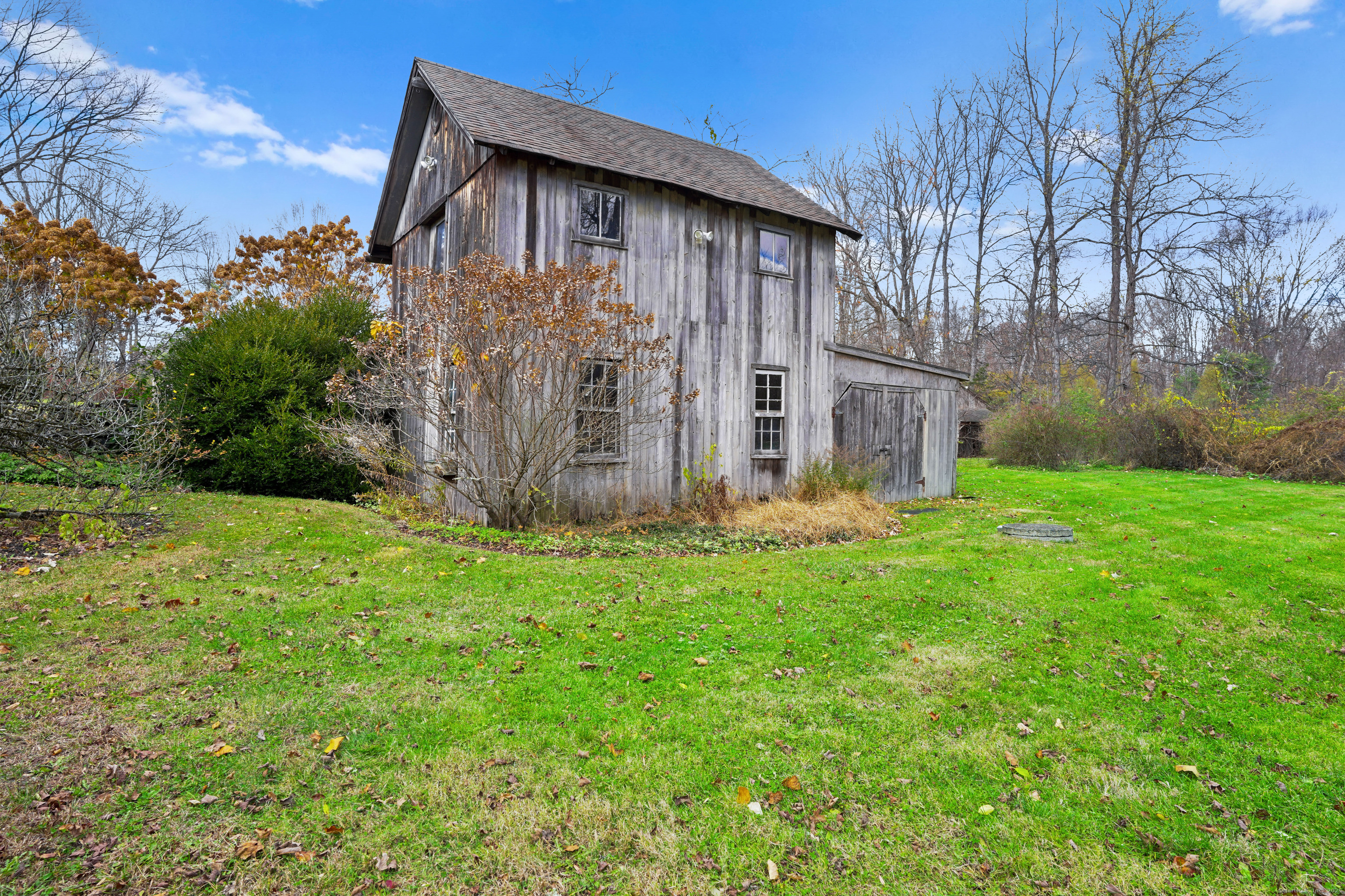 24138909 Property Photo 37