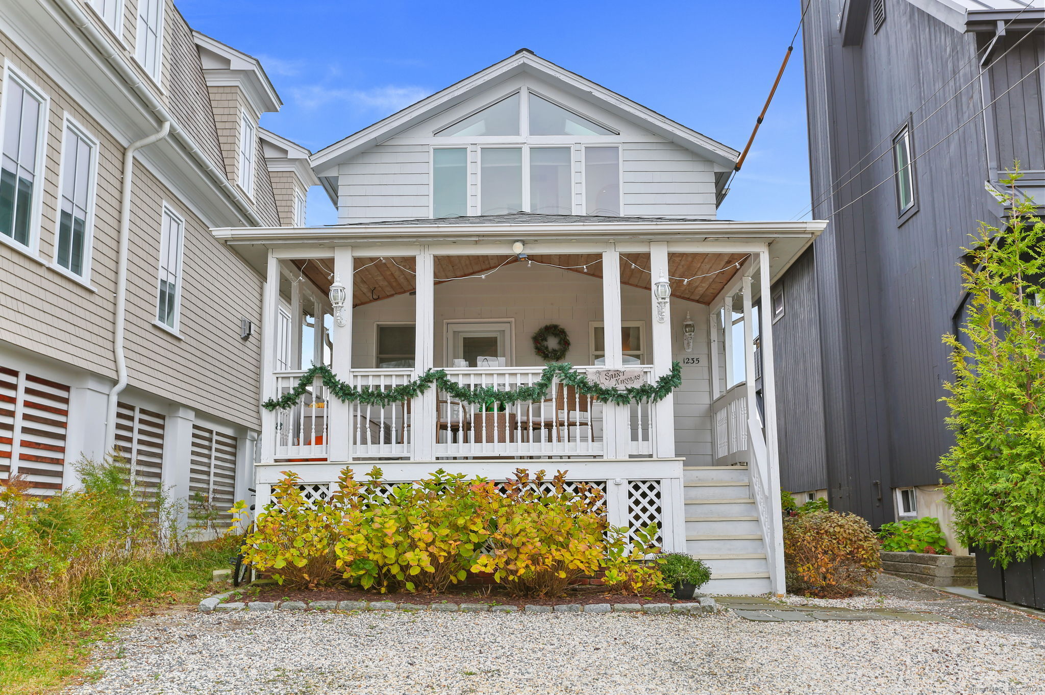 1235-1236 Fairfield Beach Road Property Photo 4