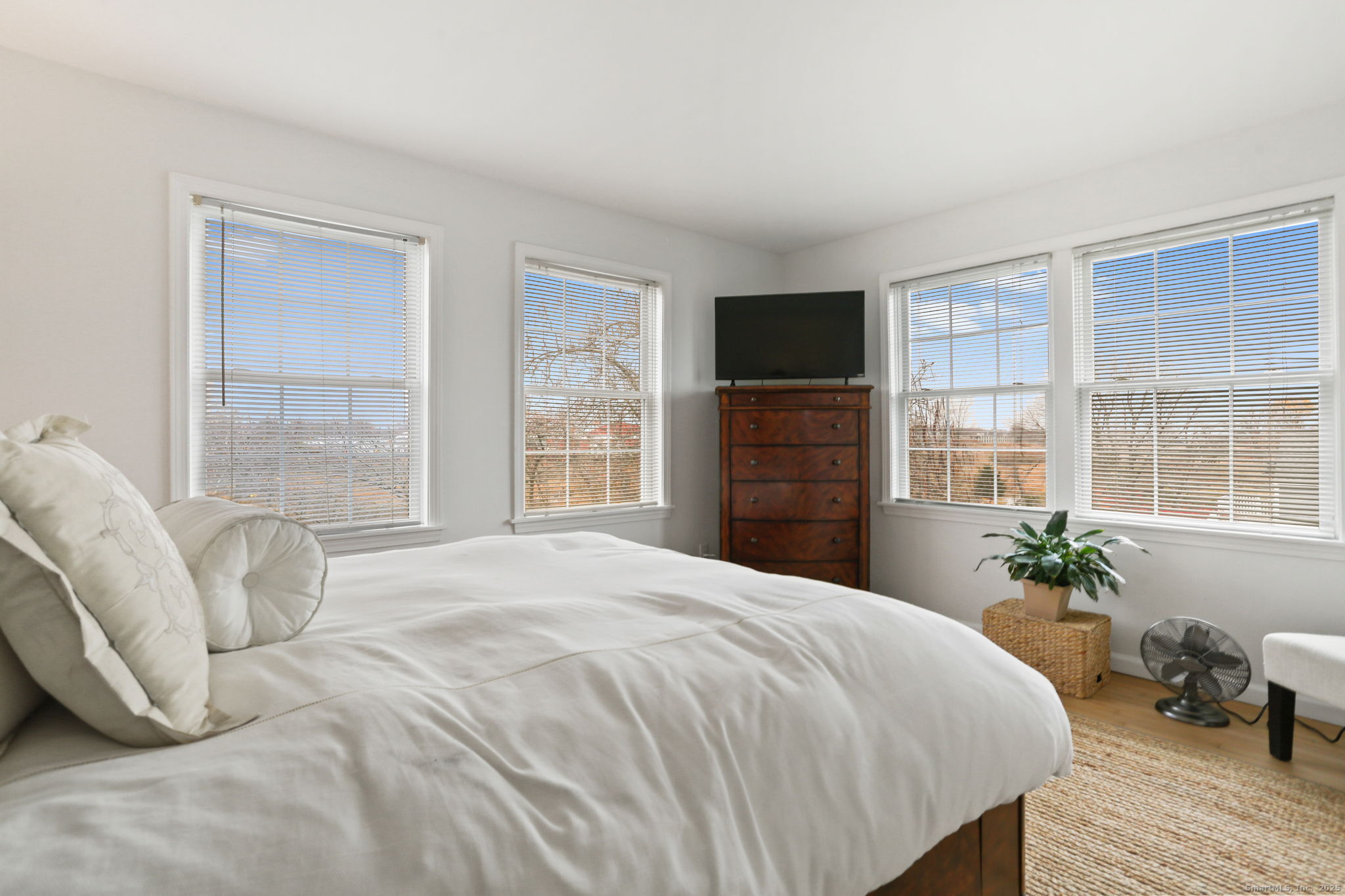 1235-1236 Fairfield Beach Road Property Photo 36