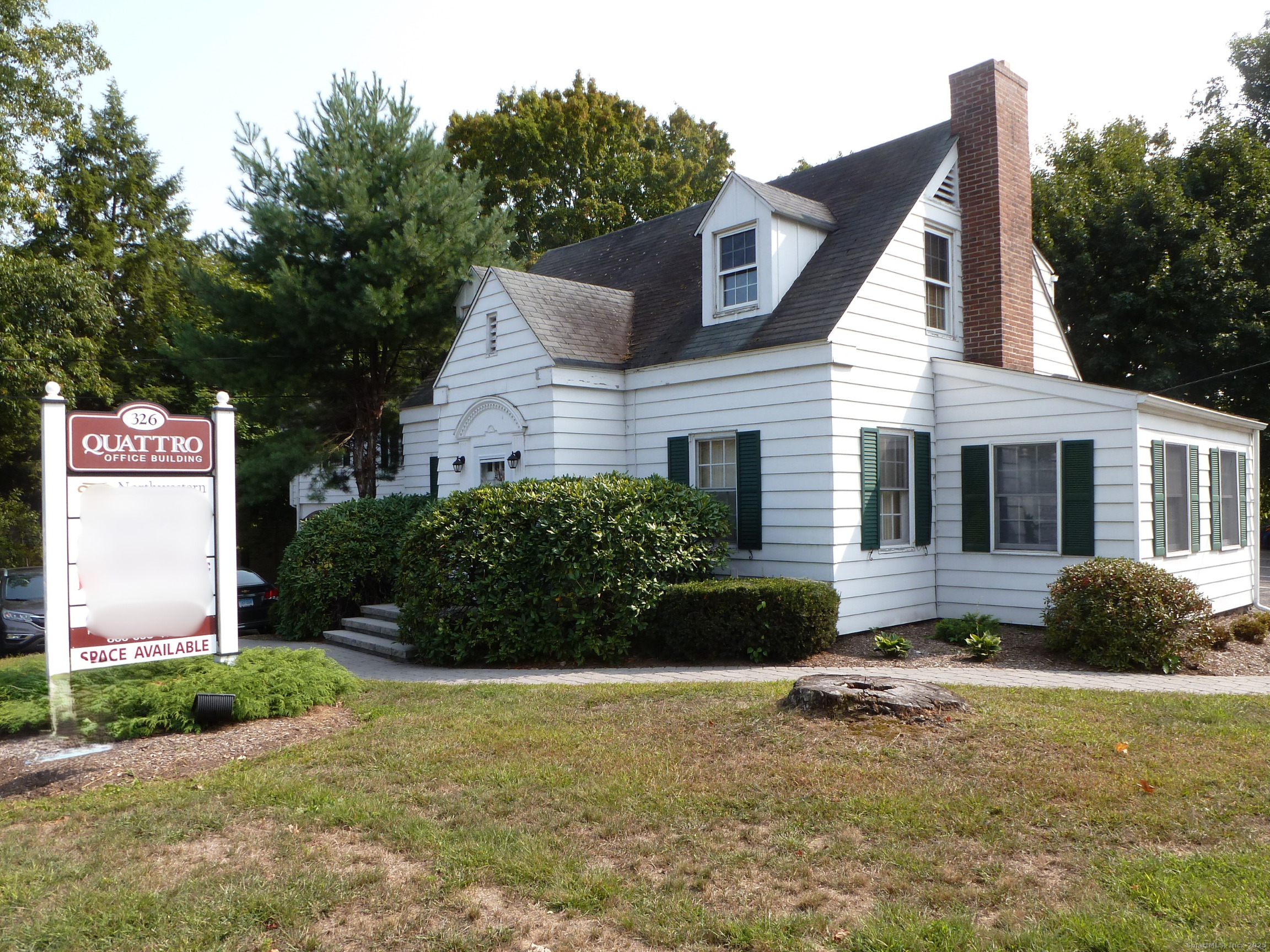 324 Albany Turnpike Property Photo 1