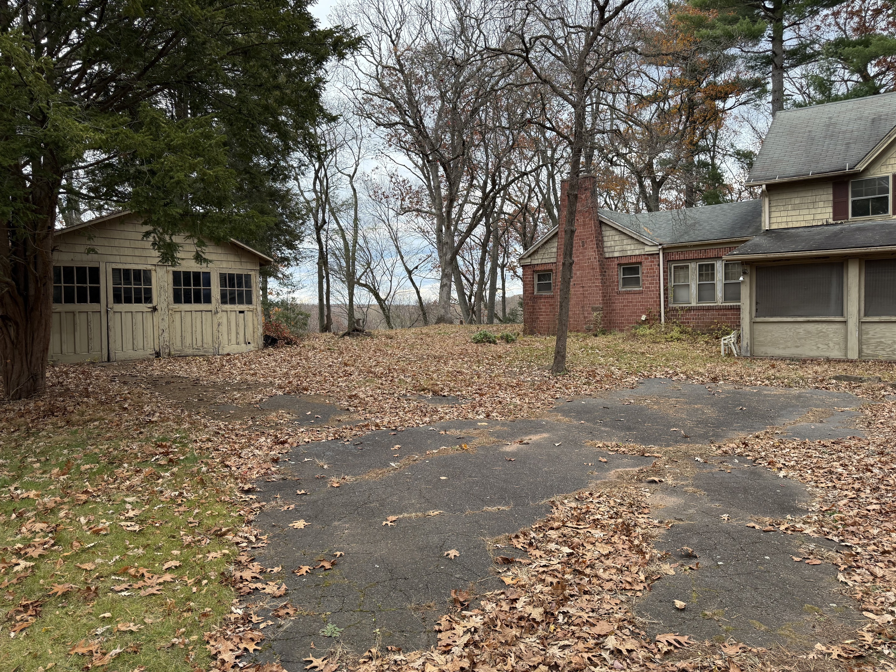 708 Hilliard Street Property Photo 2