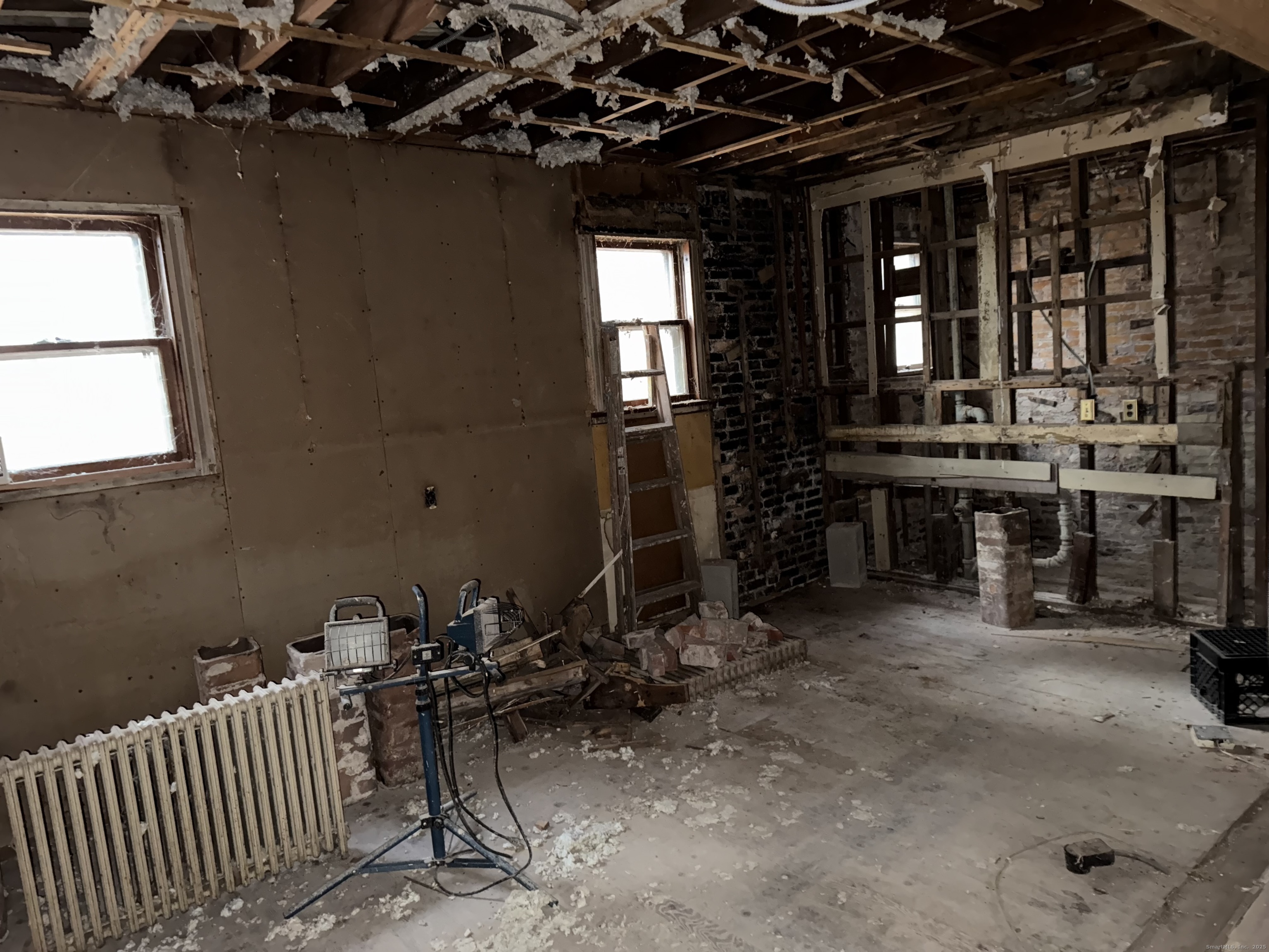 708 Hilliard Street Property Photo 5