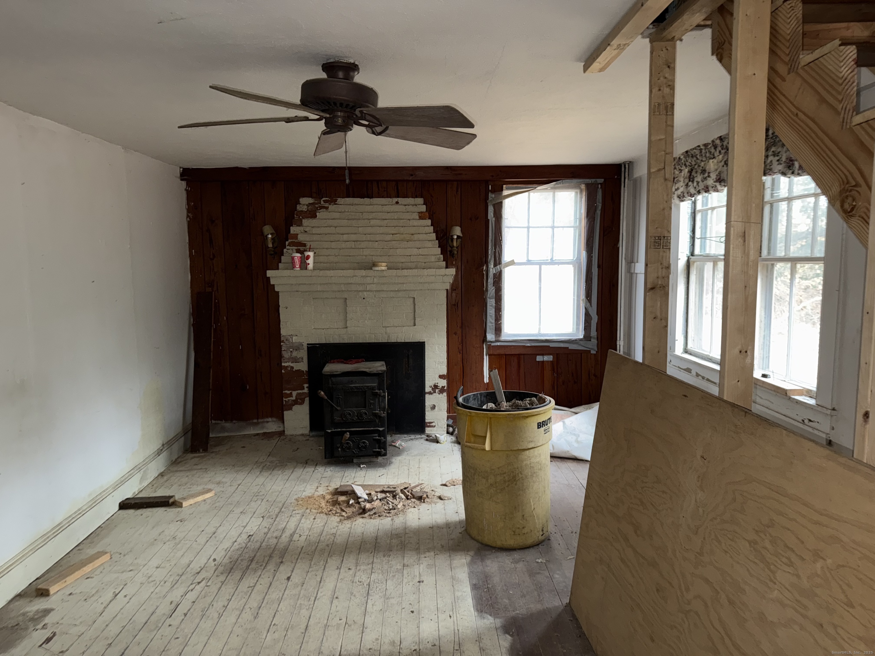 708 Hilliard Street Property Photo 7