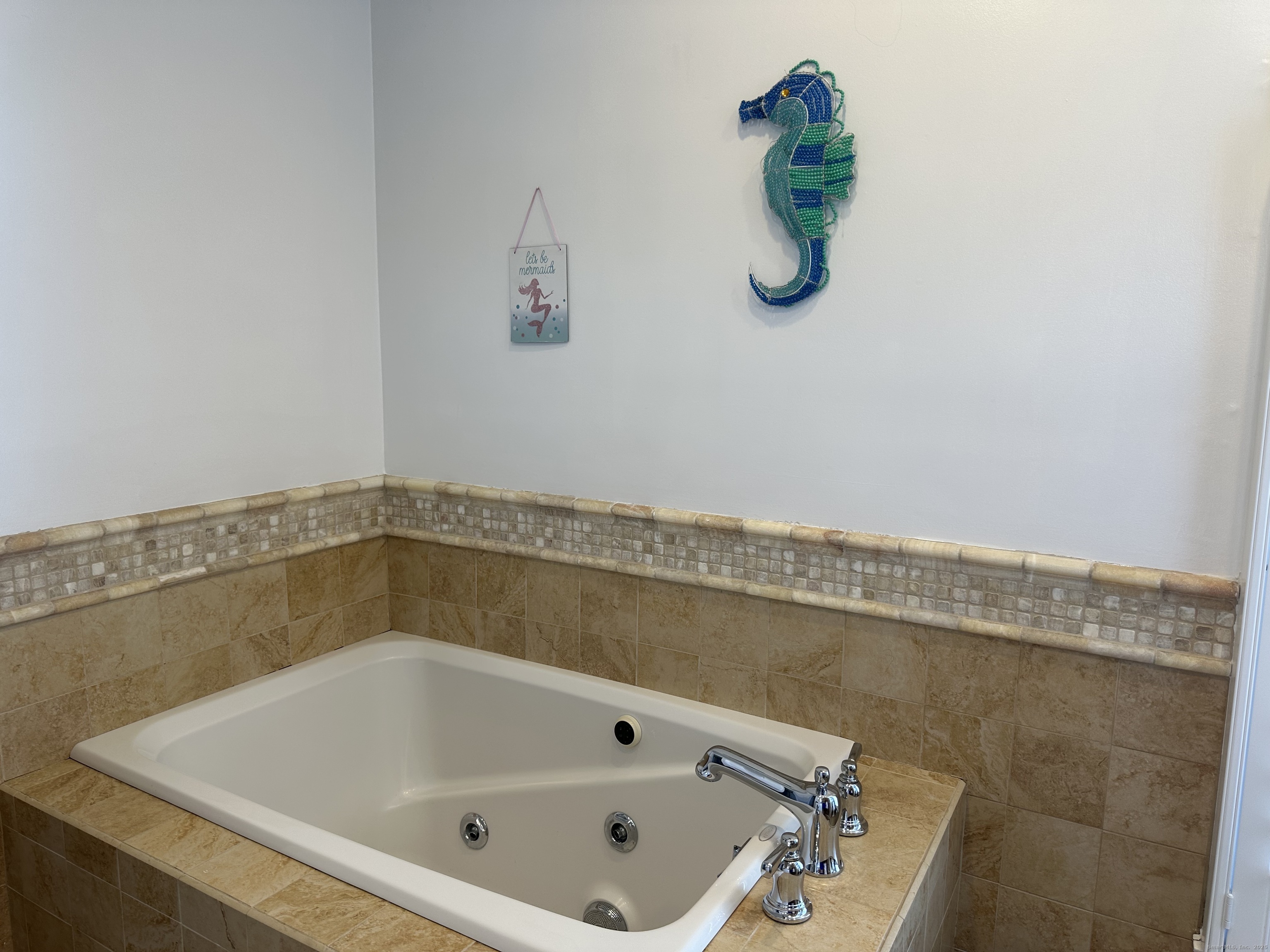 2149 Fairfield Beach Road Property Photo 7