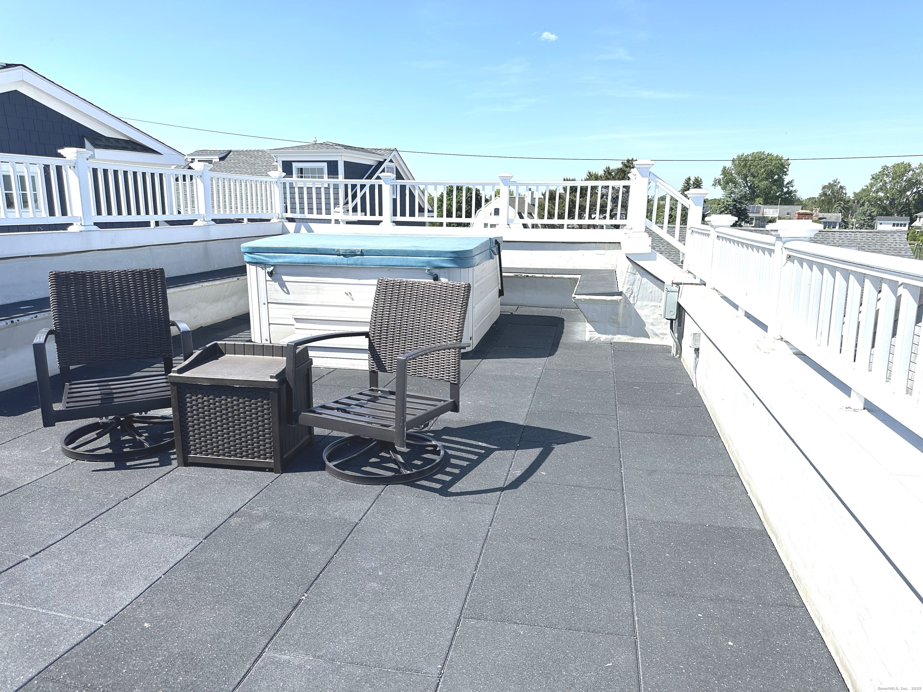 2149 Fairfield Beach Road Property Photo 12