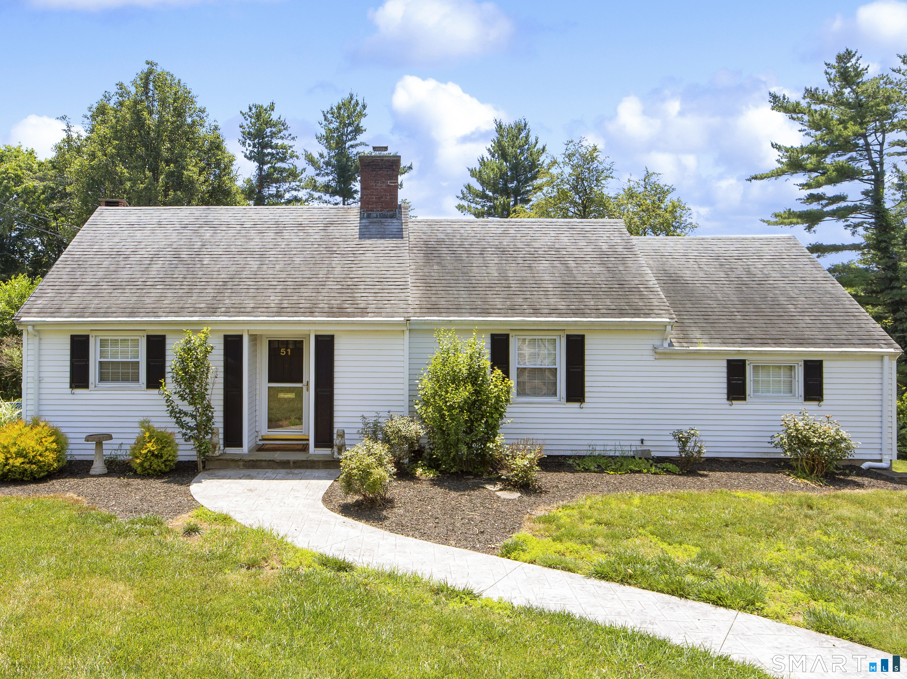 51 Round Hill Road Property Photo 1