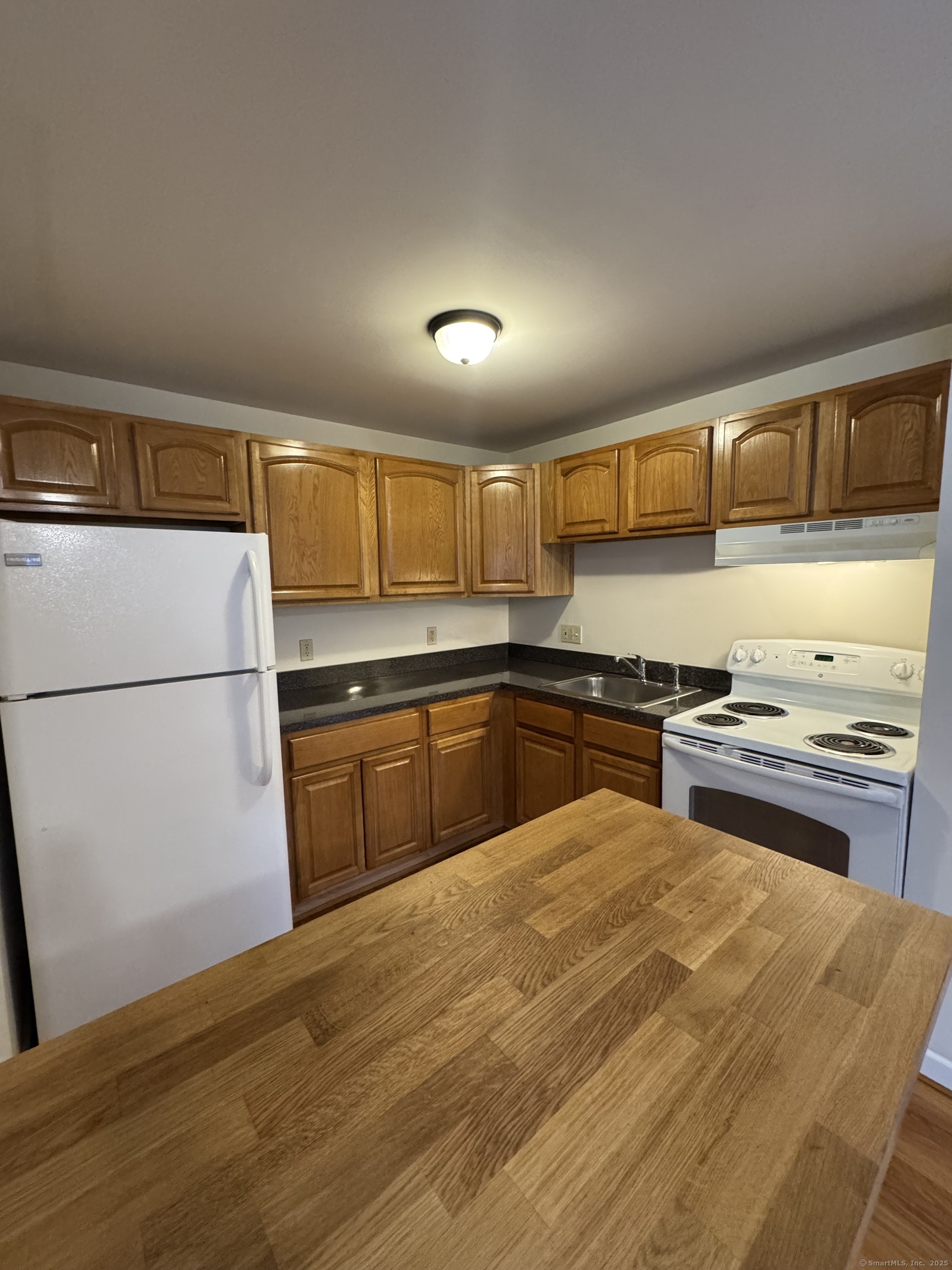 90 Kibbe Street Property Photo 3