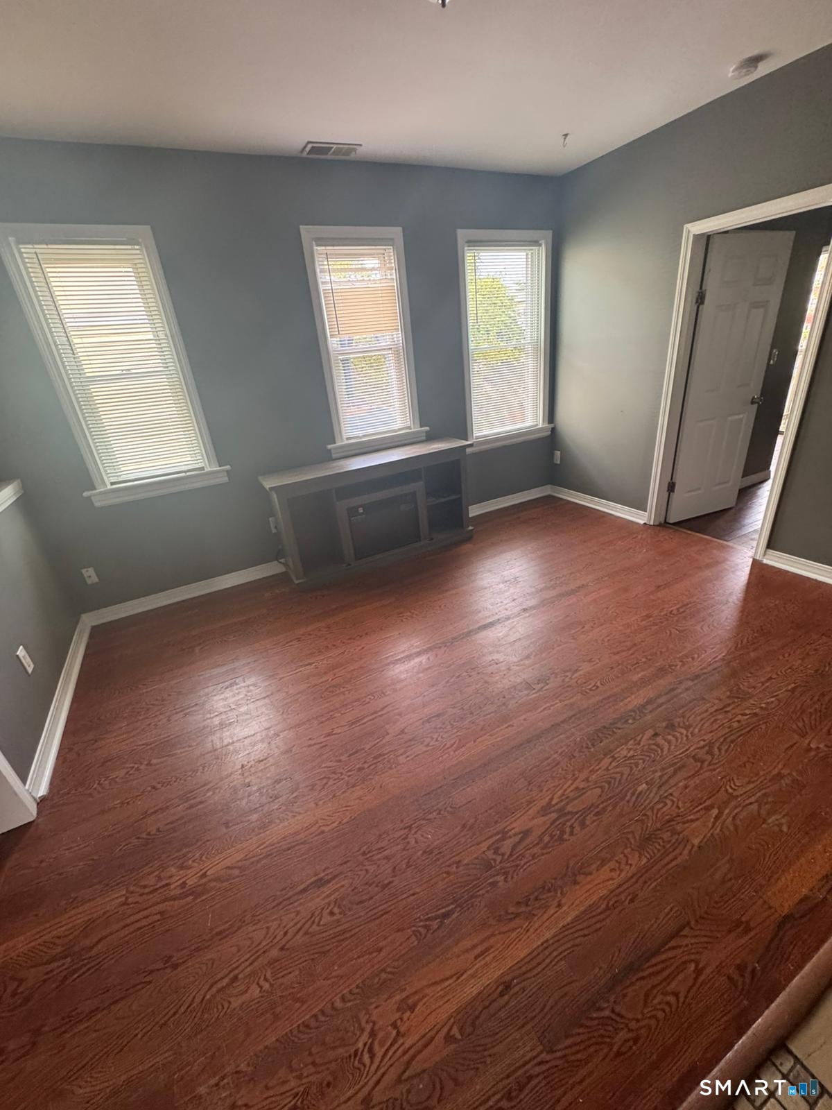 182 Hewitt Street Property Photo 2