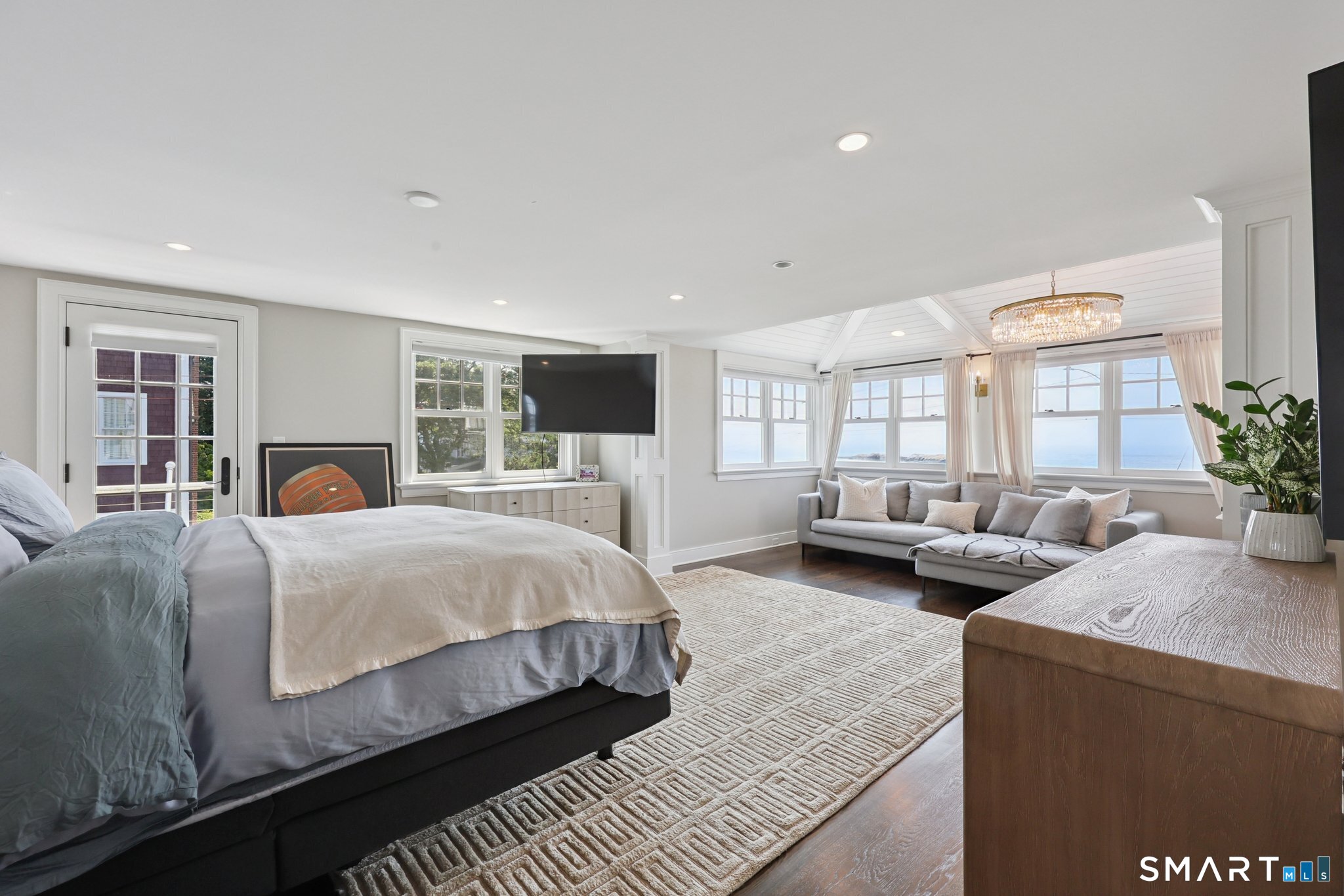 19 Middle Beach Road Property Photo 13