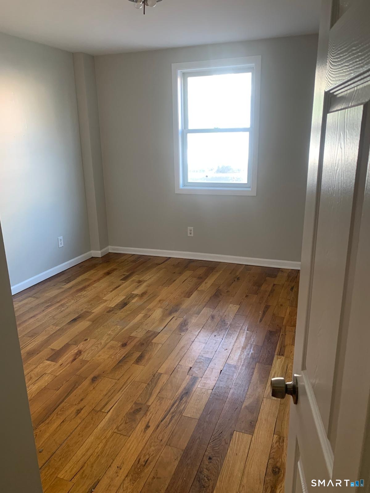 1410 Stratford Avenue Property Photo 3