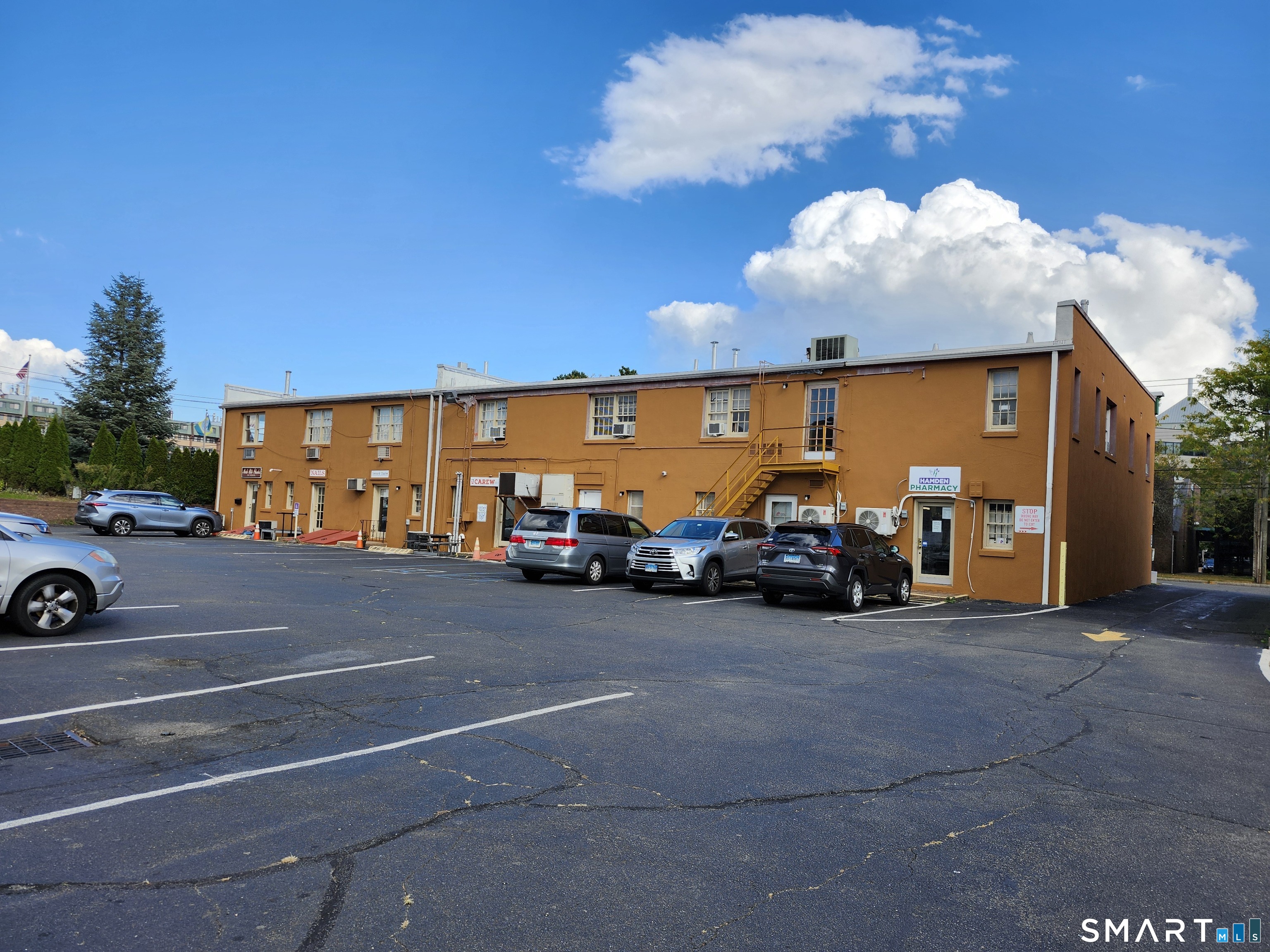 2348 Whitney Avenue Property Photo 2