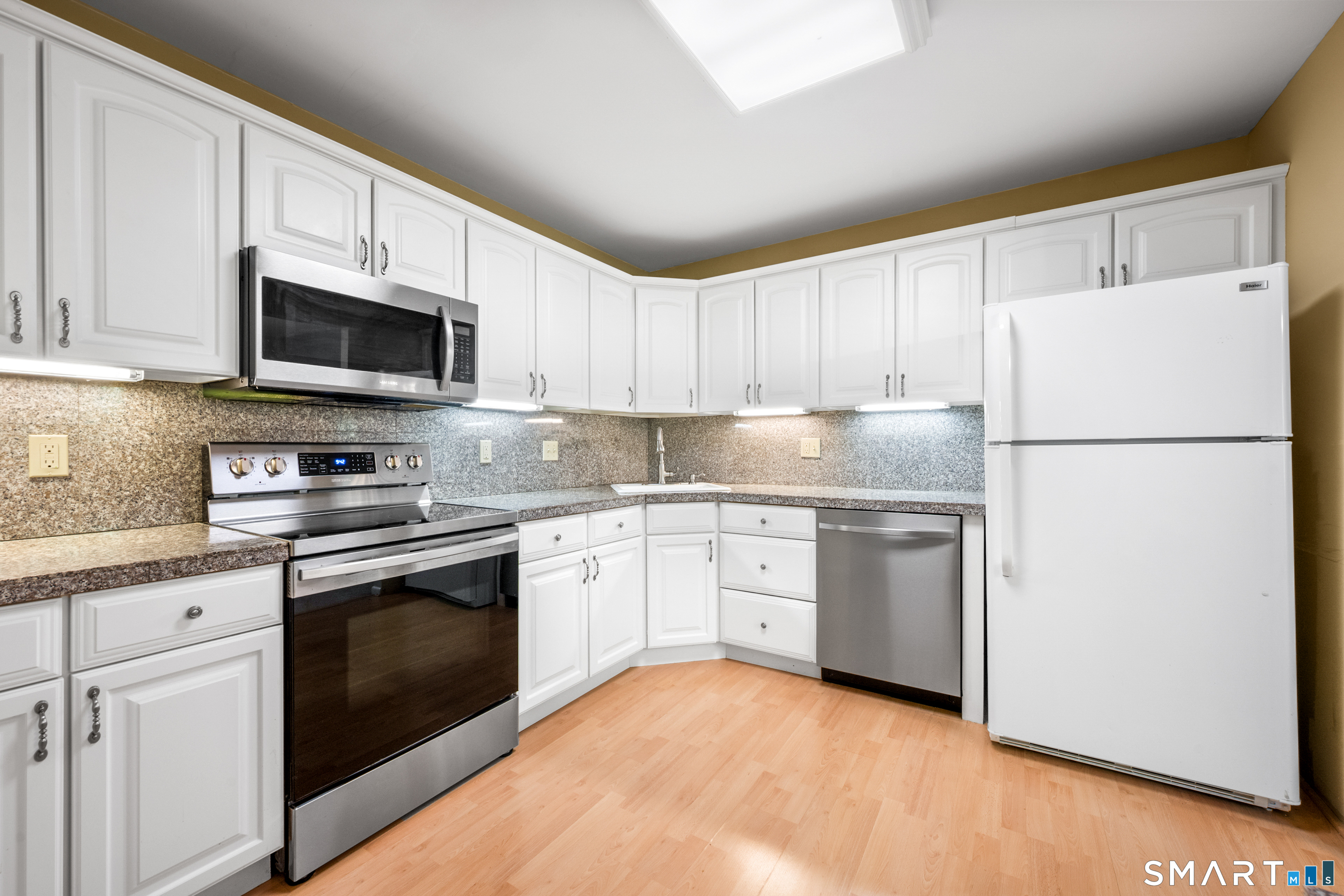 97 Richards Apt D15 Avenue Property Photo 7