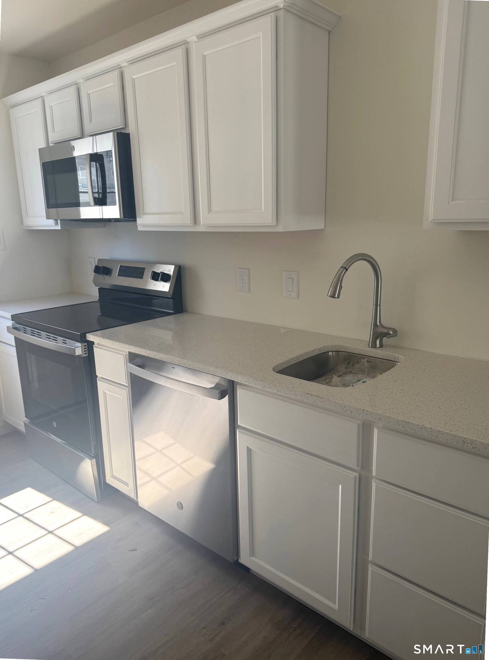 281 Greenwich Avenue Property Photo 2