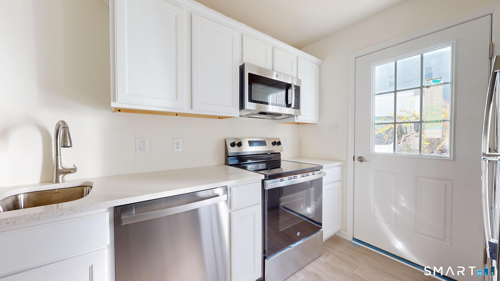 281 Greenwich Avenue Property Photo 6