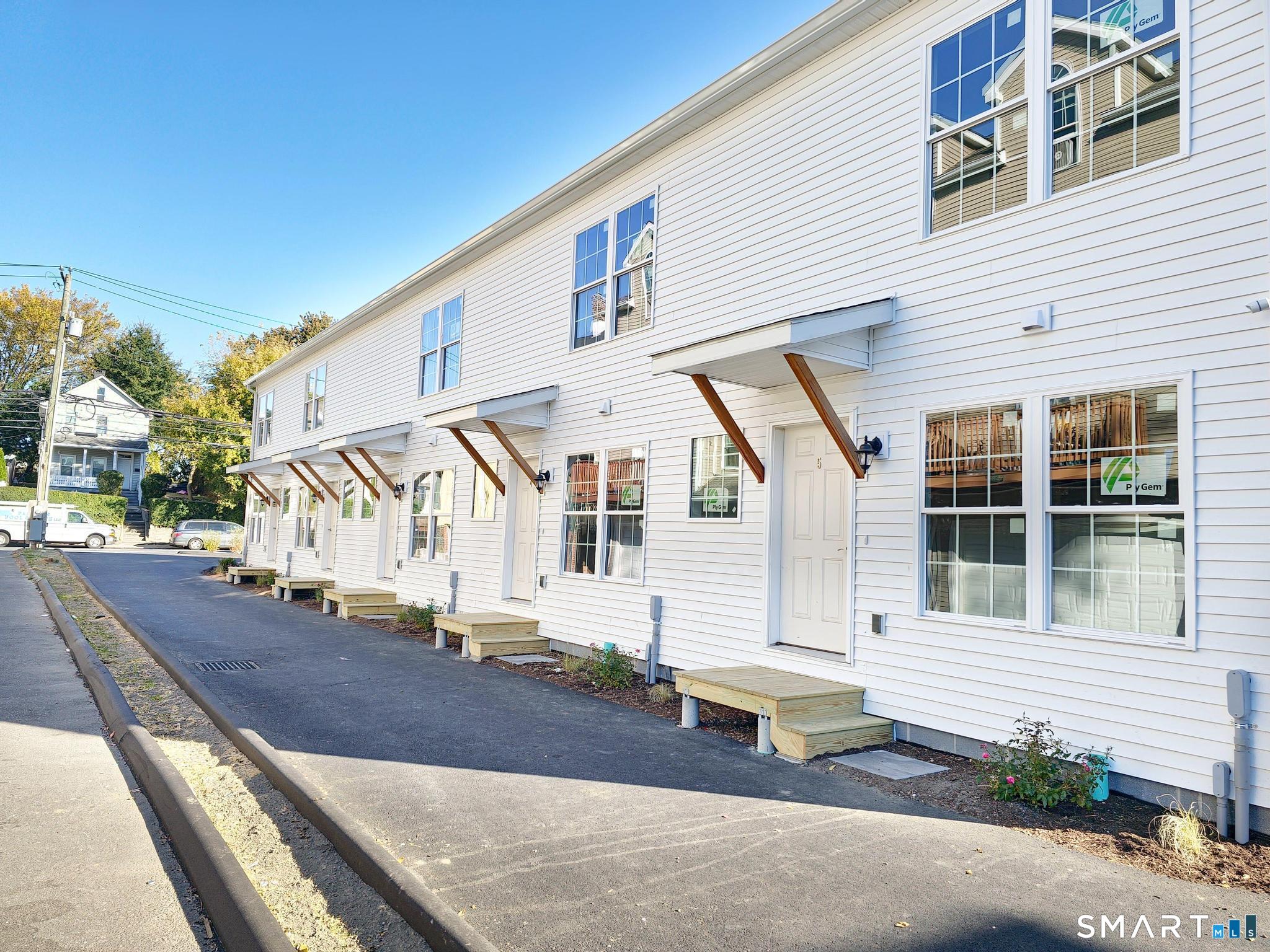 281 Greenwich Avenue Property Photo 27