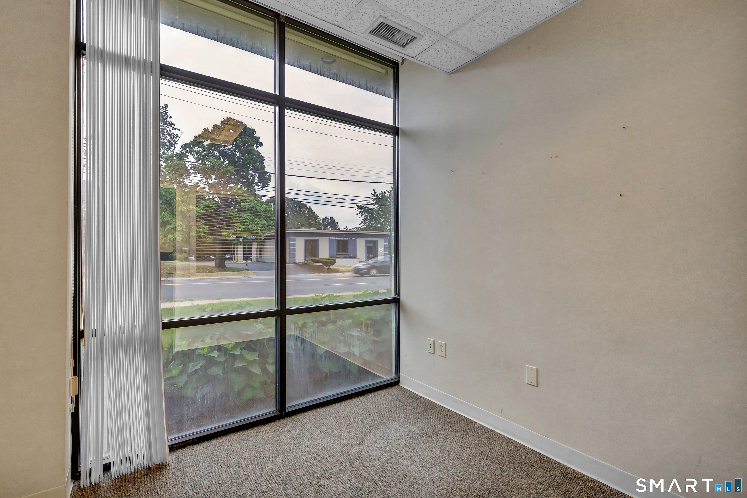 2428 Whitney Avenue Property Photo 7
