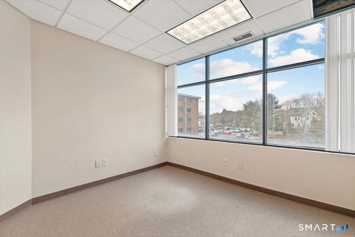 2428 Whitney Avenue Property Photo 15