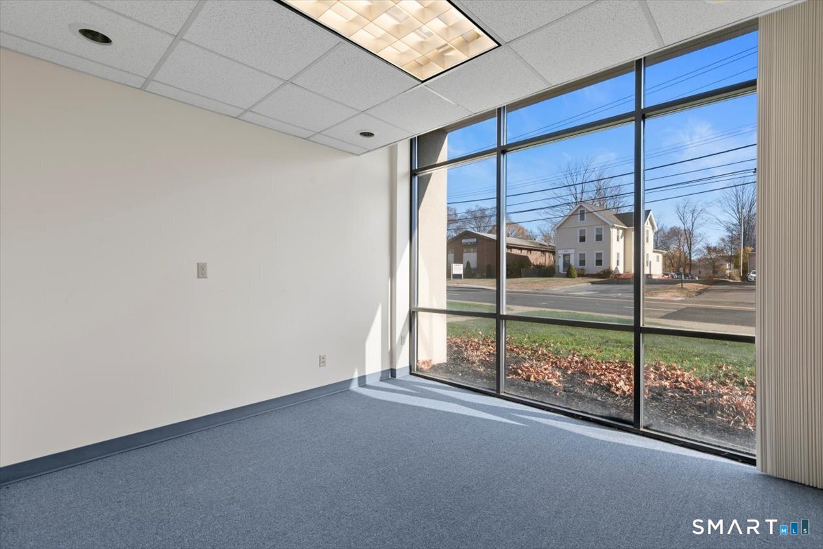 2428 Whitney Avenue Property Photo 20