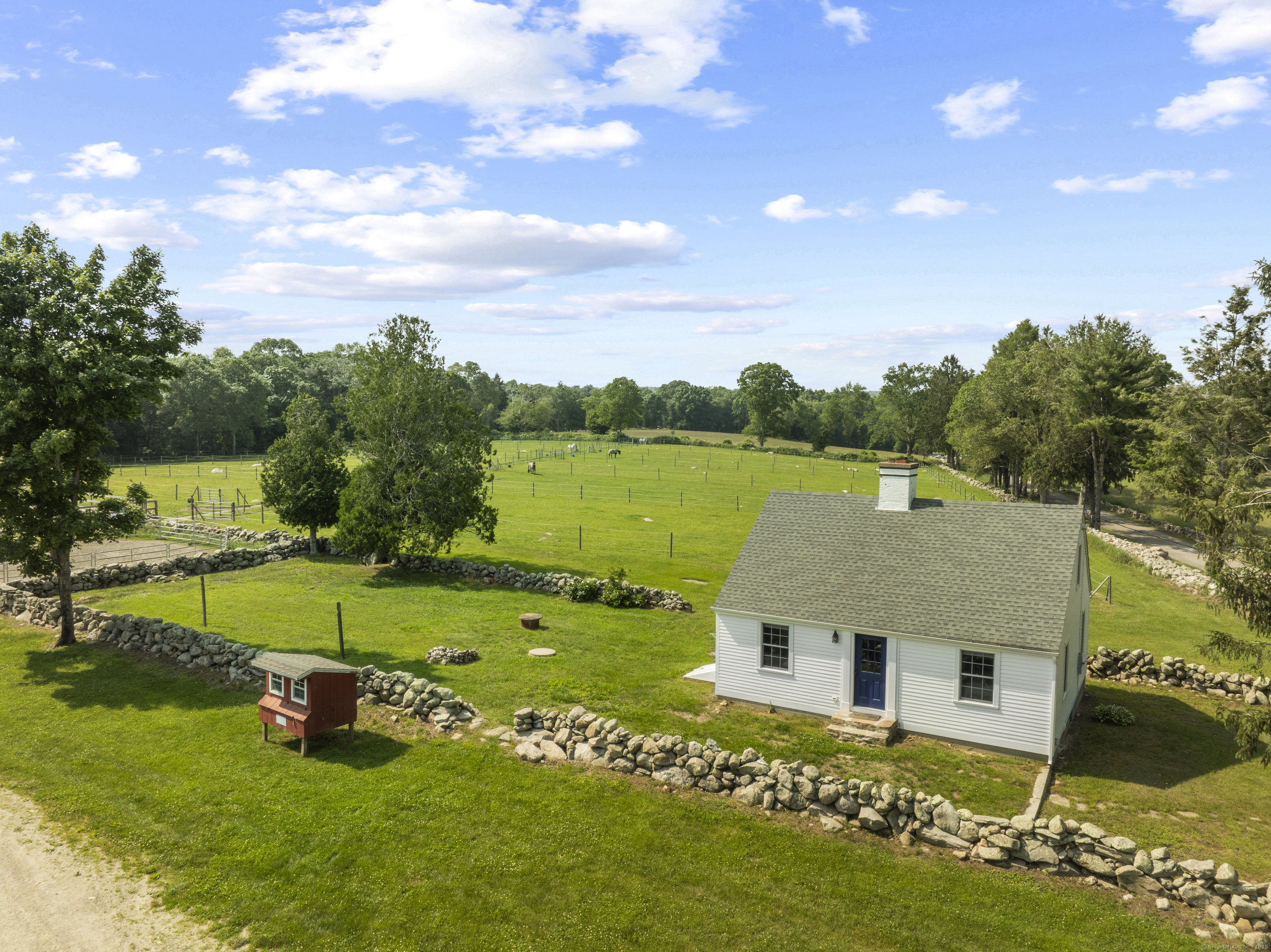 1189 Pequot Trail Property Photo 1
