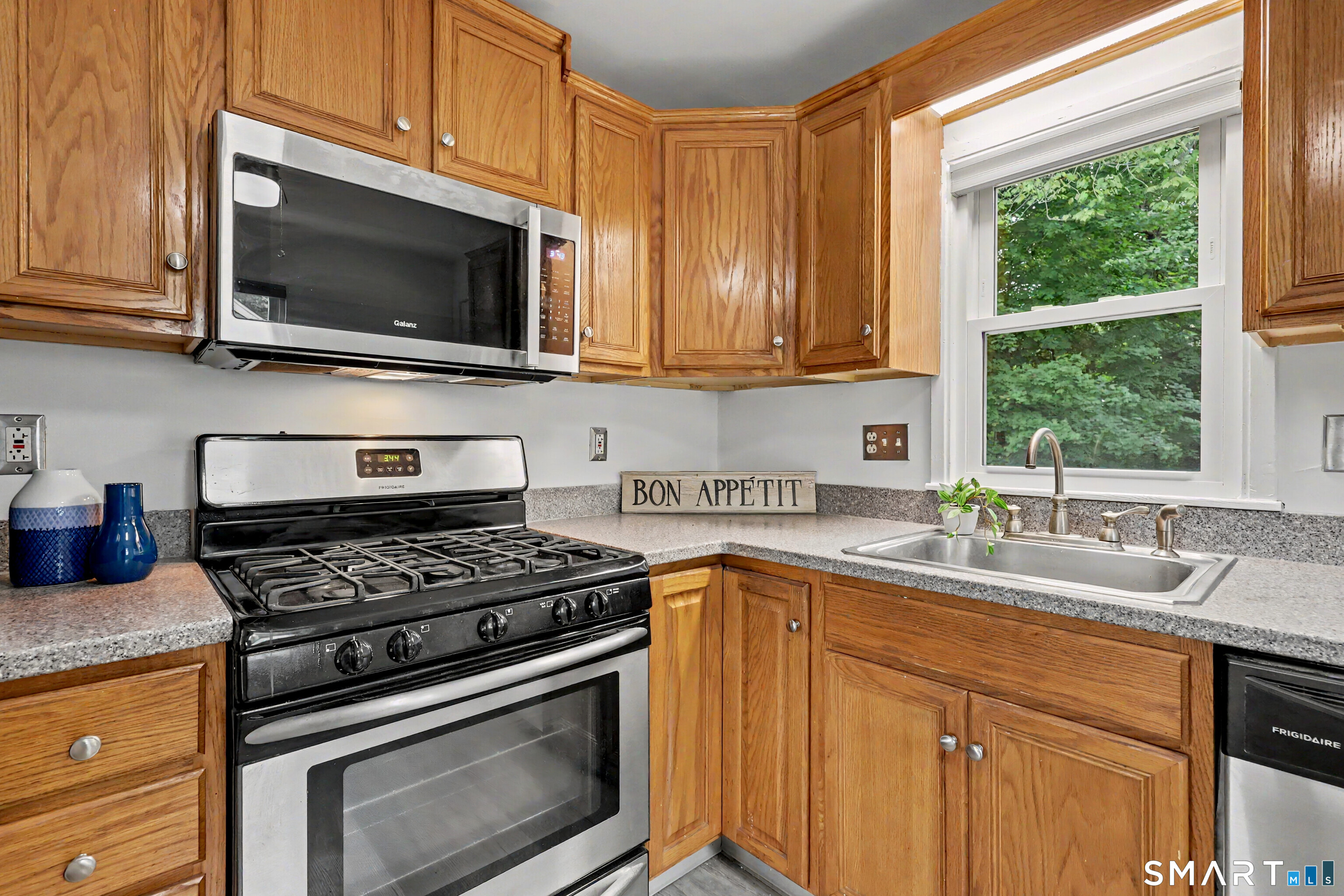 55 Valley Road Property Photo 9