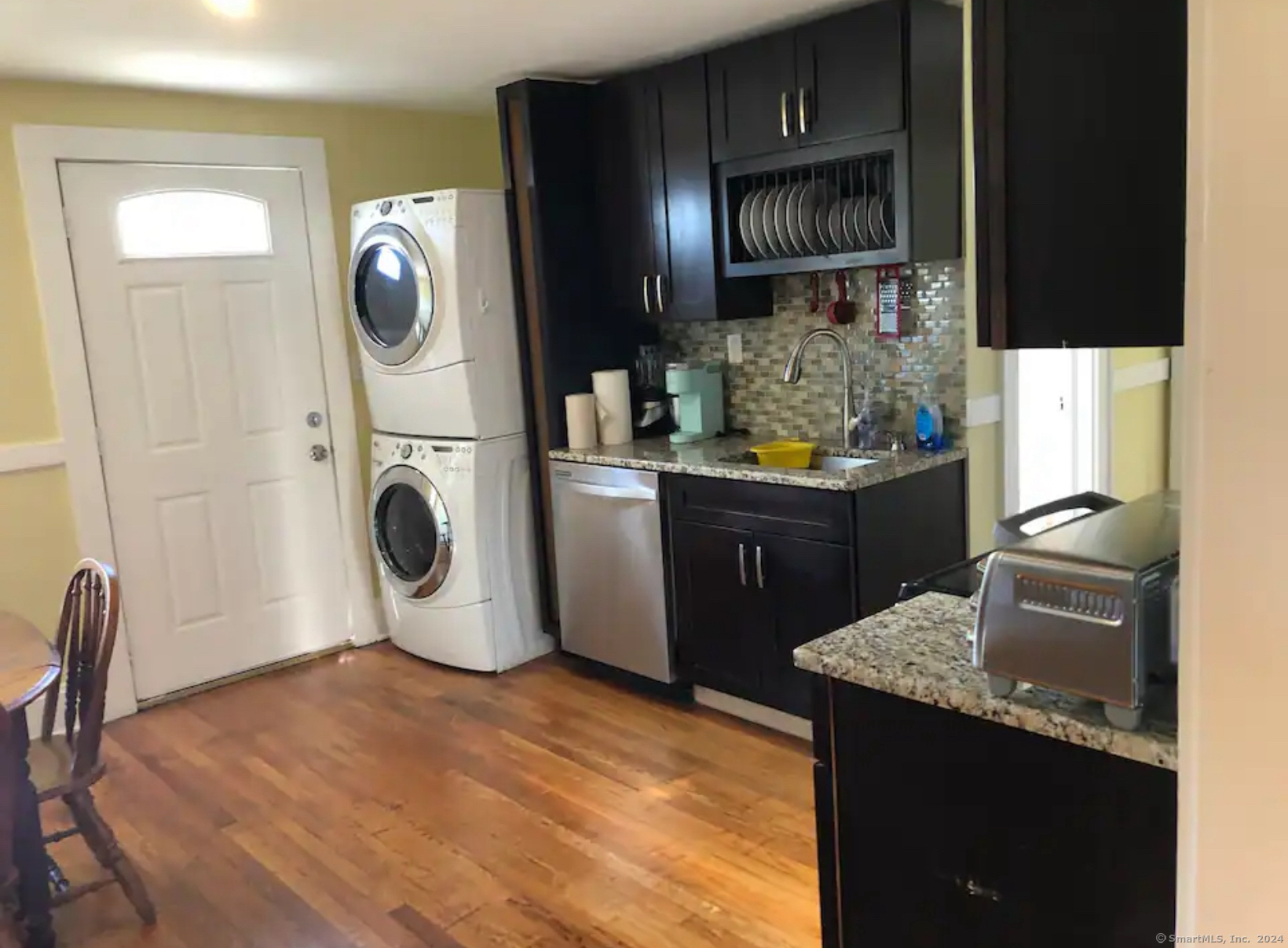 75 Birdsey Avenue Property Photo 1